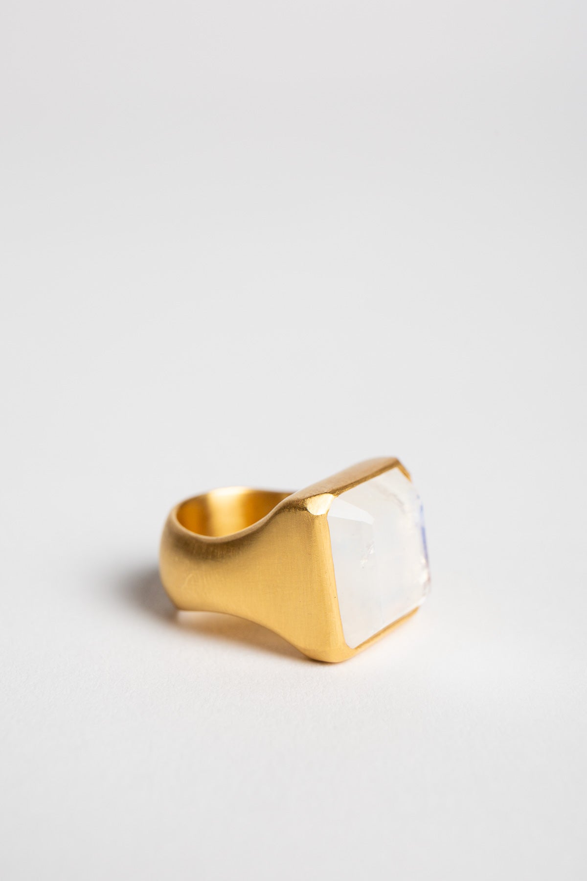 ELI HALILI | 22K SQUARE MOONSTONE RING