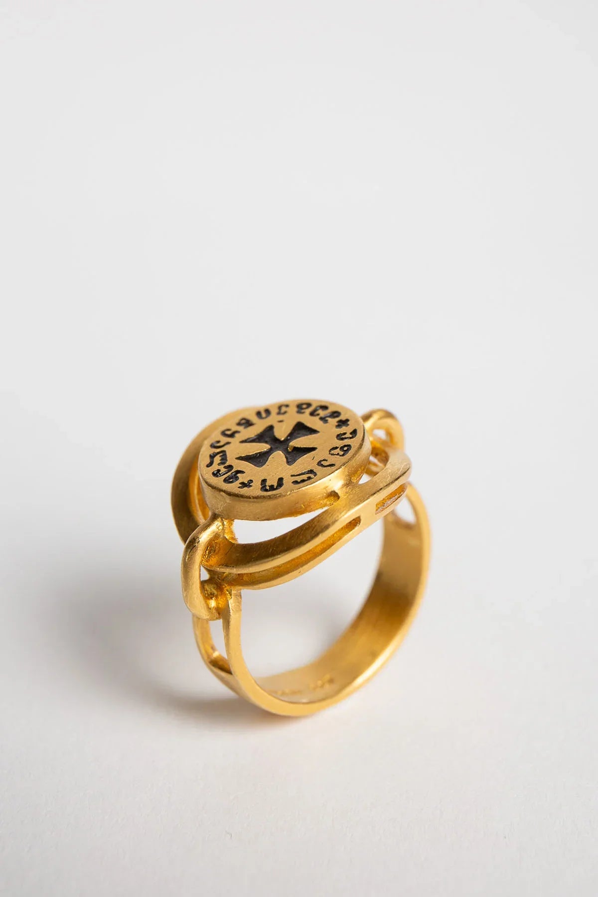 ELI HALILI | 22K GEORGIAN CROSS RING