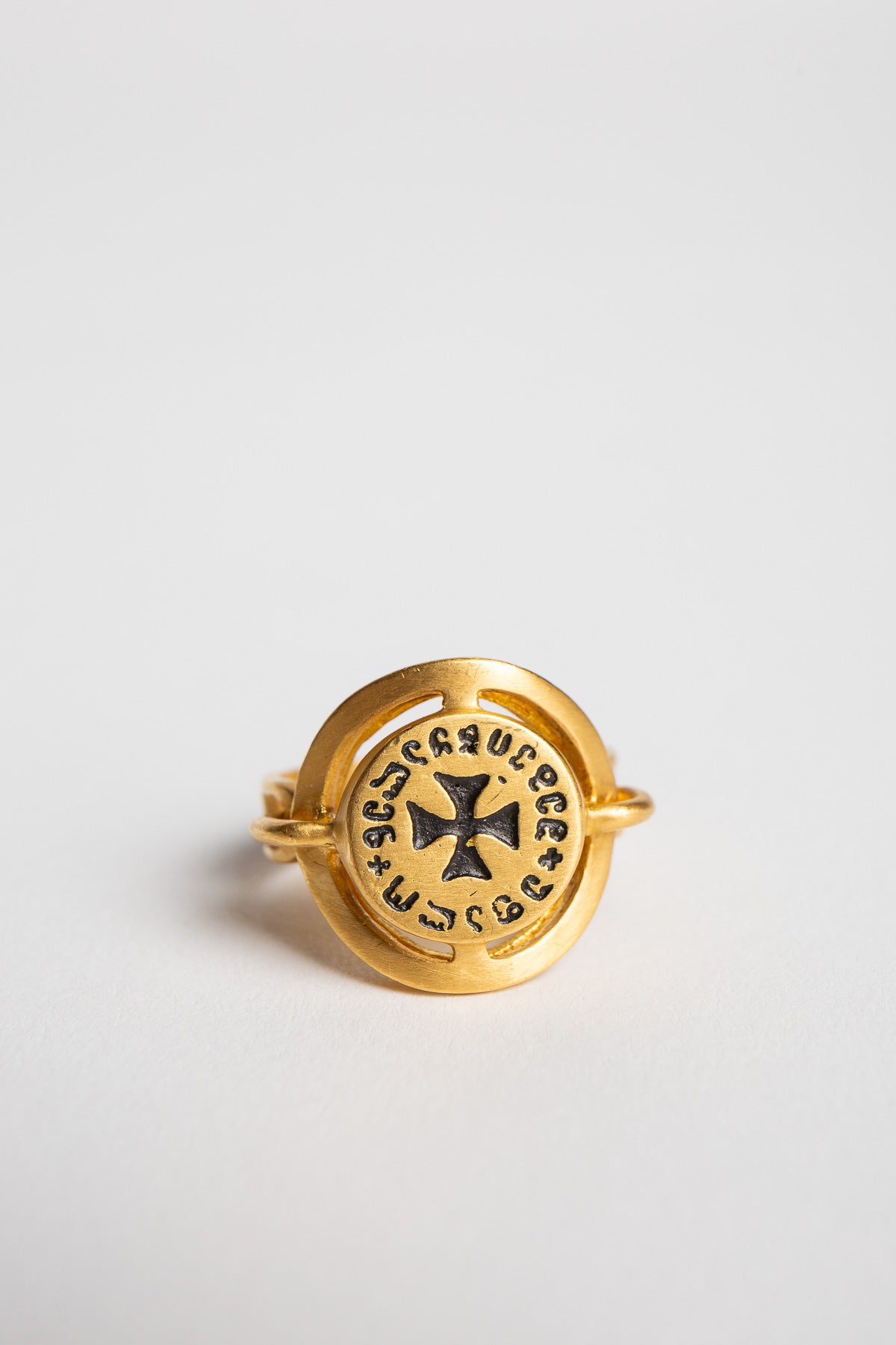 ELI HALILI | 22K GEORGIAN CROSS RING