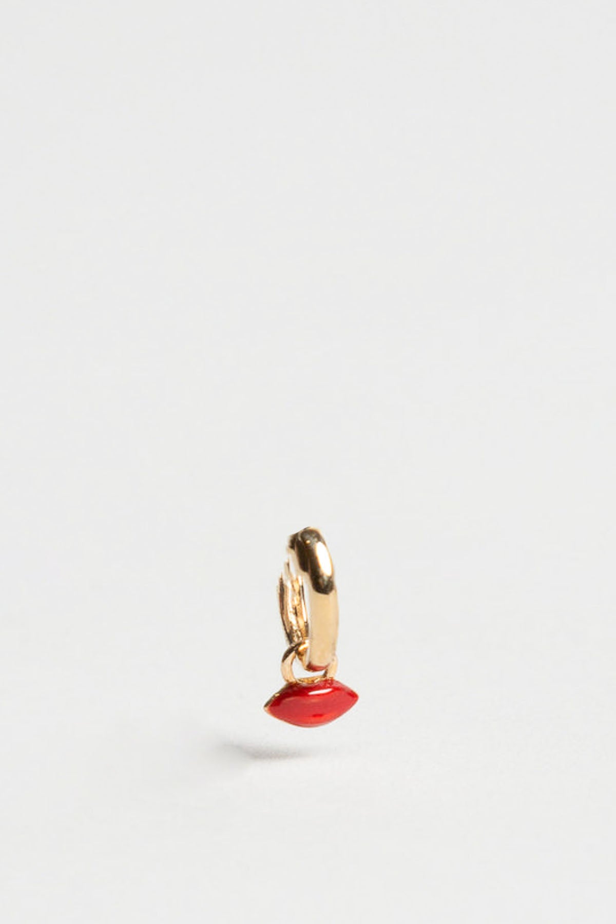 ALISON LOU | MINI LIP CHARM HUGGIE