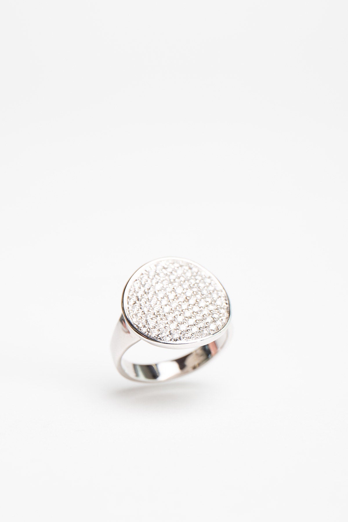 MAUD JEWELRY | 18K WHITE GOLD DIAMOND COIN RING