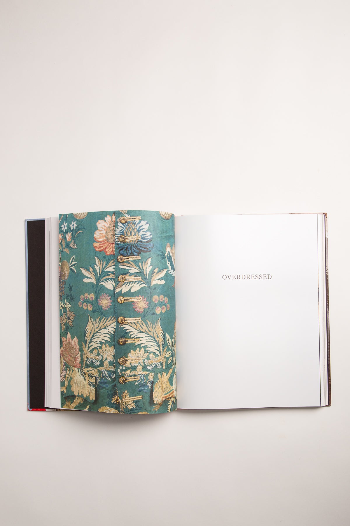 V&A PUBLISHING | FASHIONING MASCULINITIES: THE ART OF MENSWEAR - MAXFIELD LA