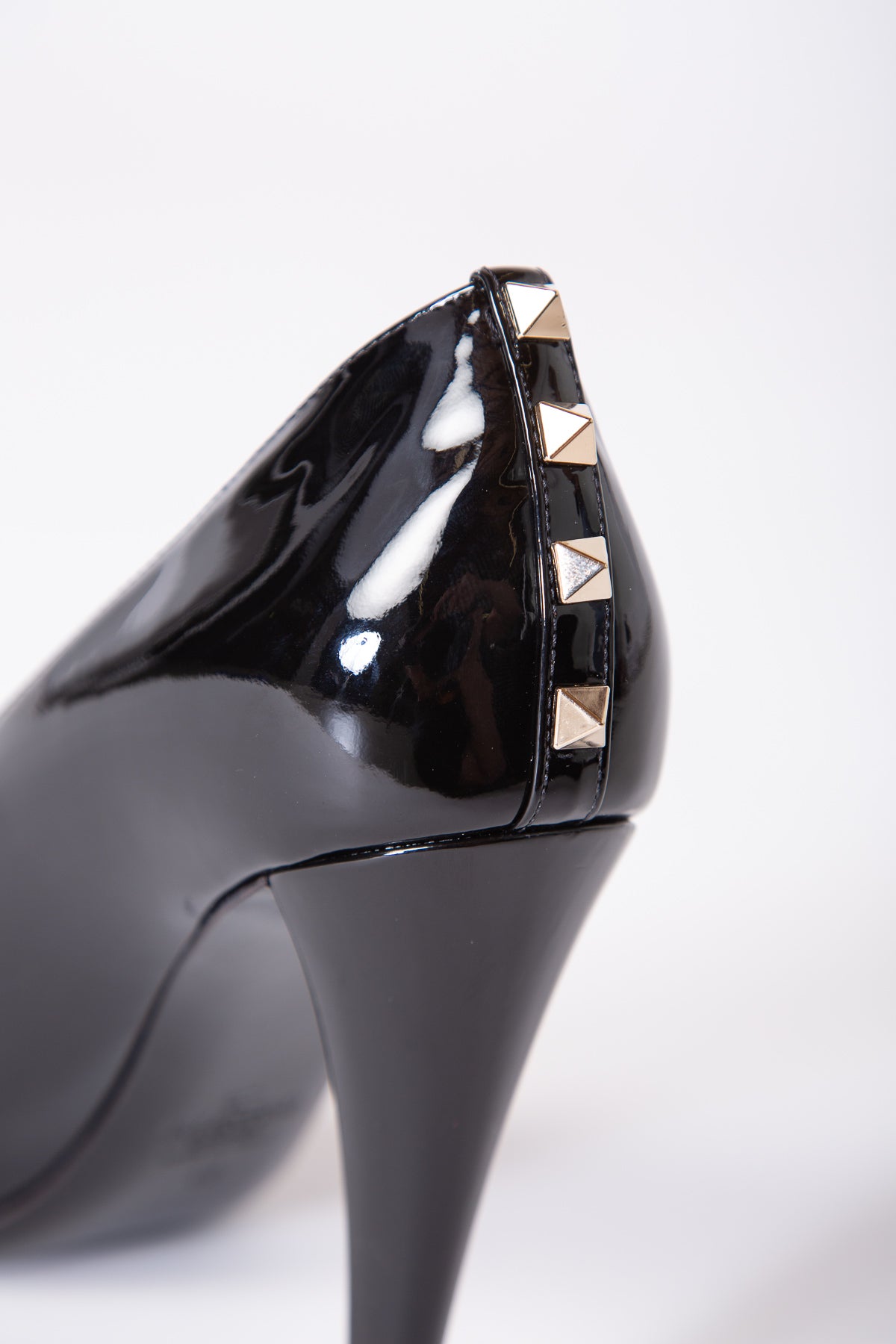 VALENTINO GARAVANI | ROCKSTUD PUMPS