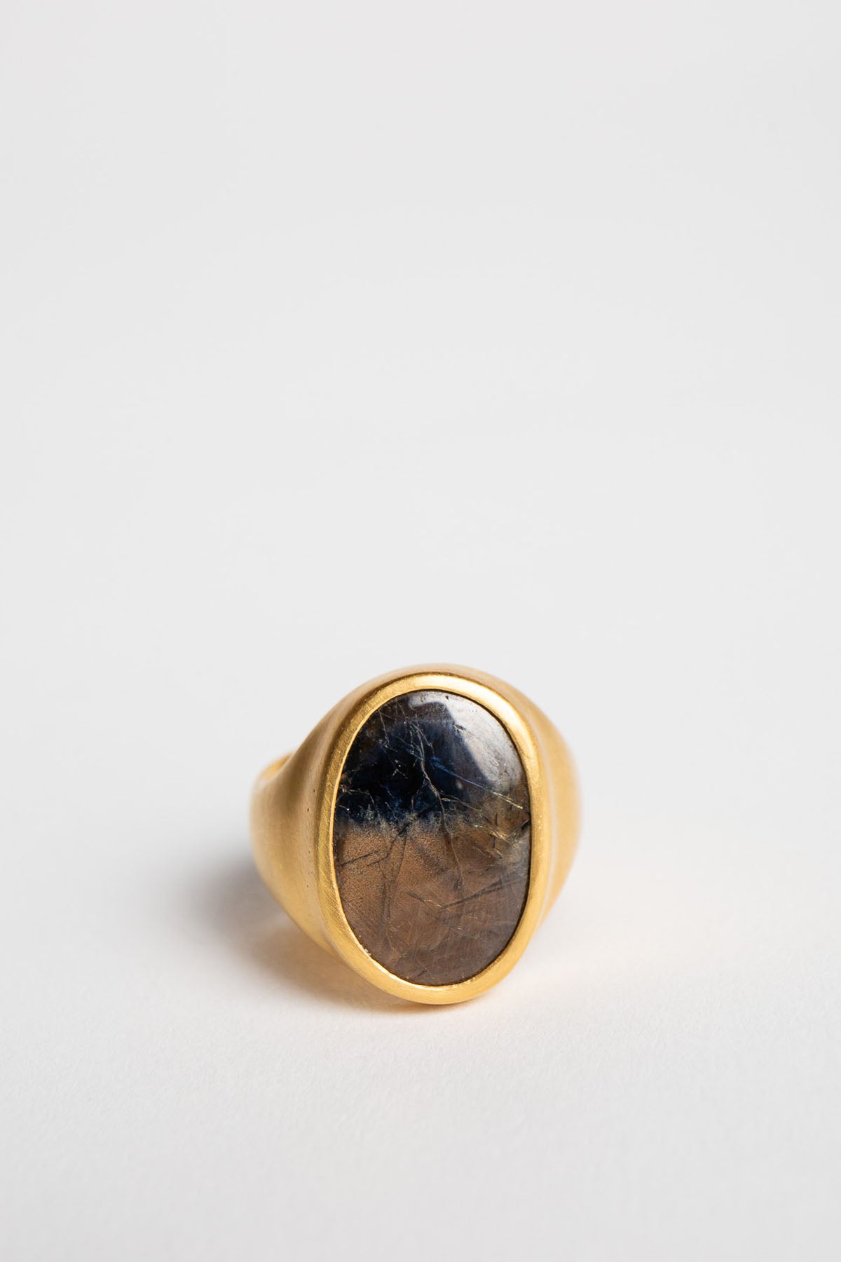 ELI HALILI | YELLOW GOLD & BROWN SAPPHIRE RING