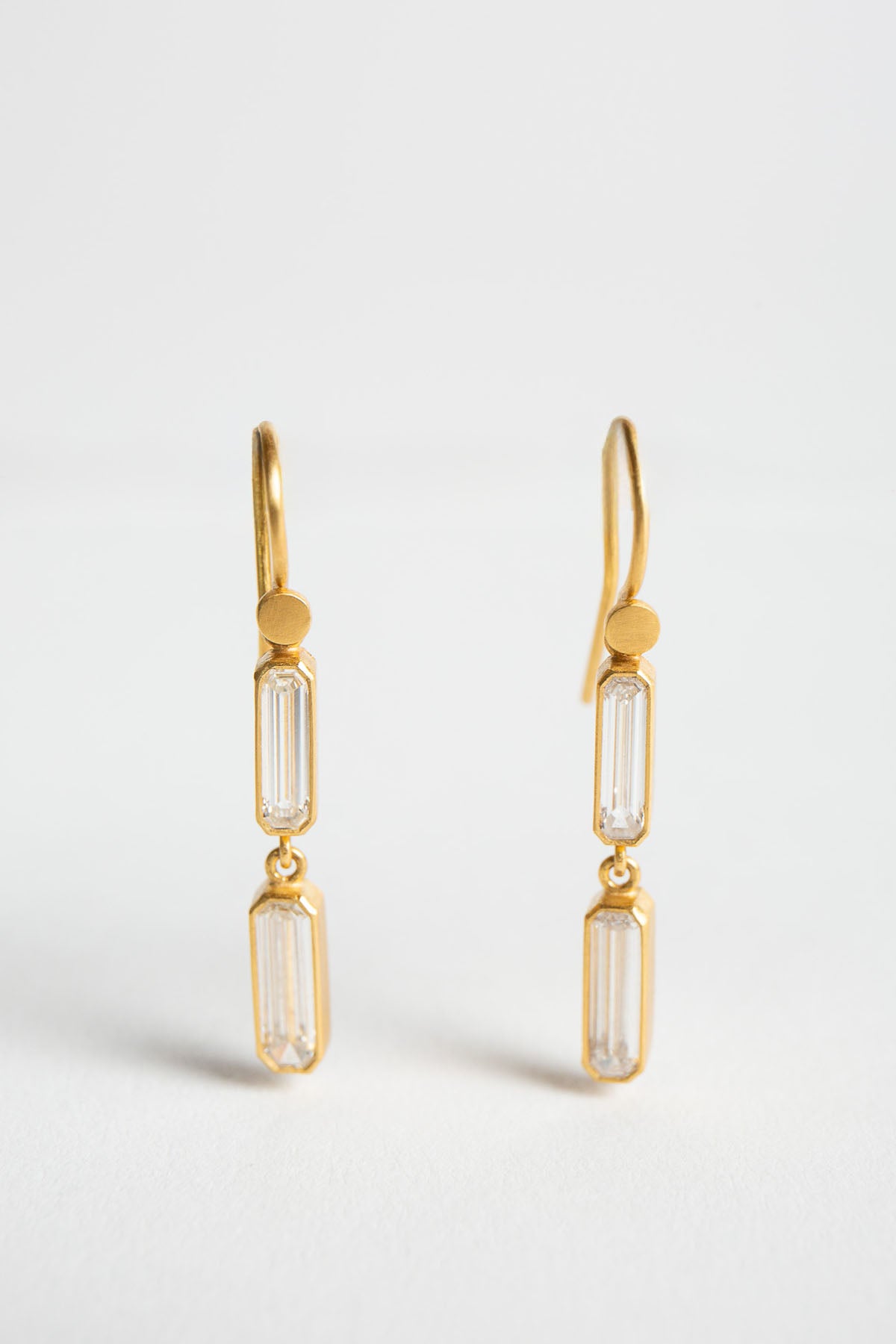 ELI HALILI | 22K BAGUETTE CUT DIAMOND EARRINGS