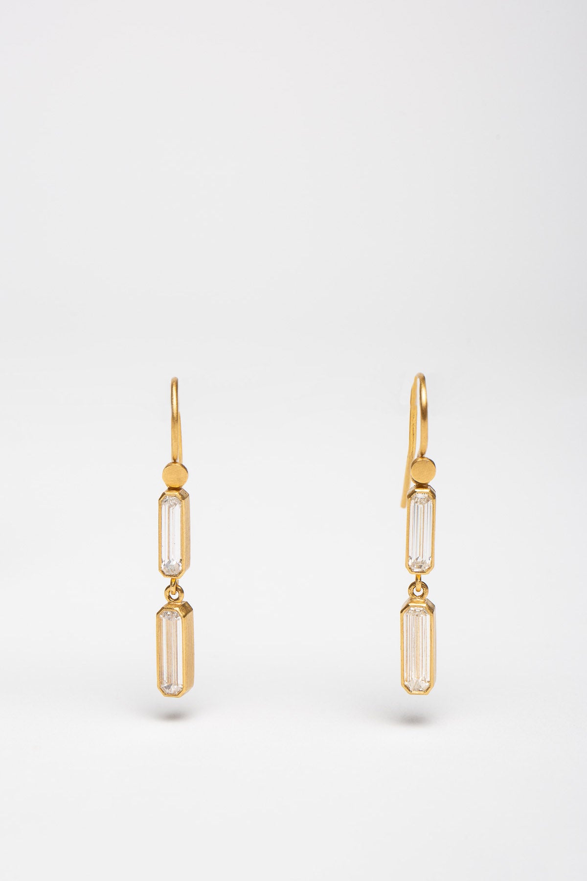 ELI HALILI | 22K BAGUETTE CUT DIAMOND EARRINGS