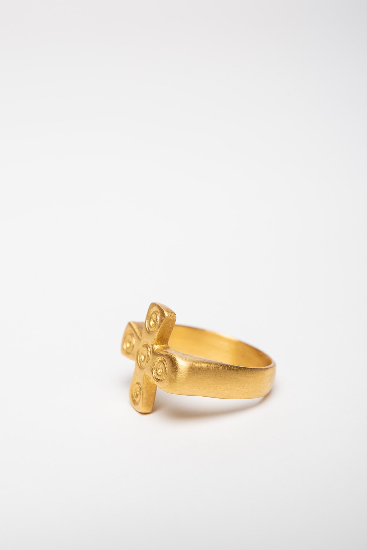 ELI HALILI | 22K CROSS RING