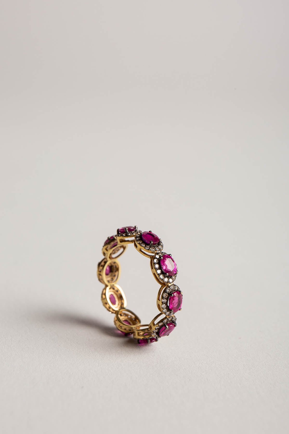 AMRAPALI LONDON | 18K YELLOW GOLD RAJA DIAMOND RUBY RING