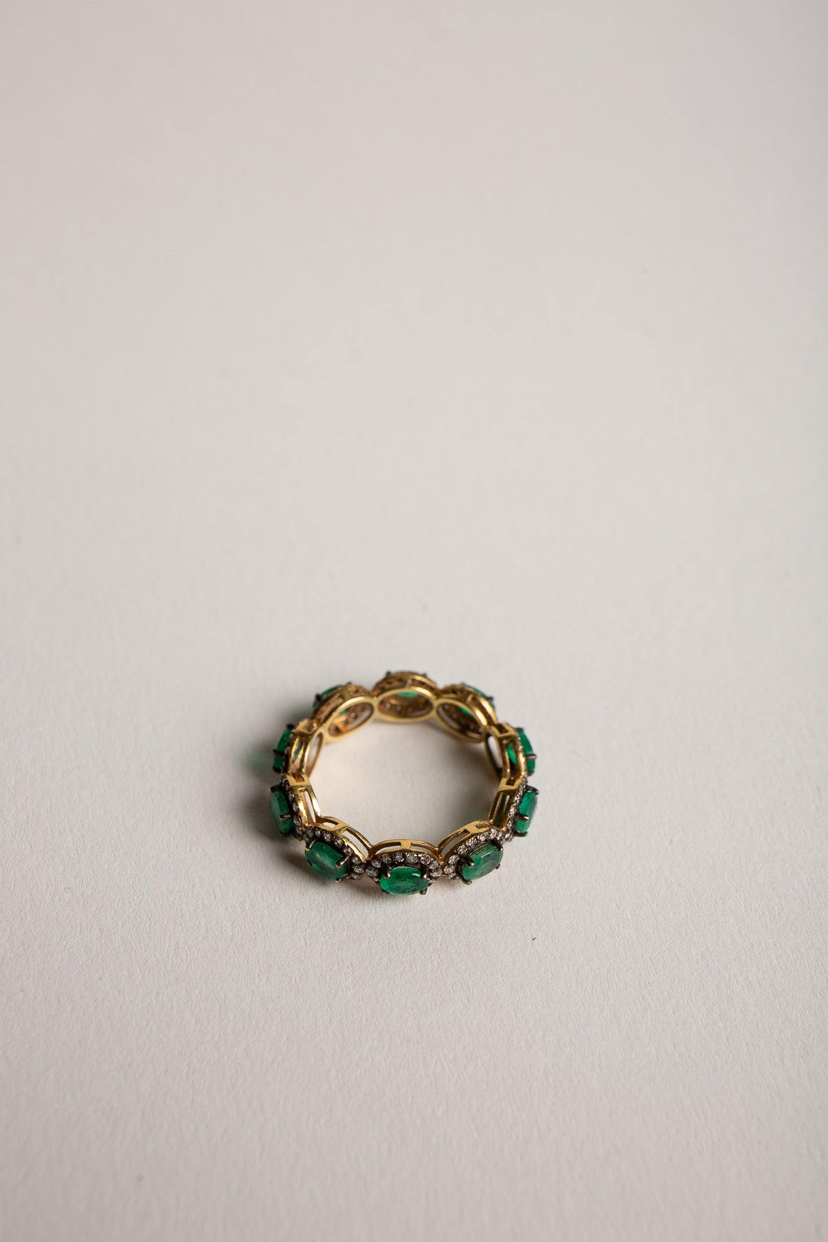 AMRAPALI LONDON | 18K YELLOW GOLD RAJA EMERALD RING