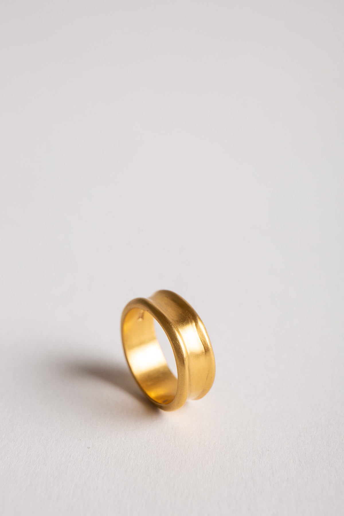 ELI HALILI | 22K CONCAVE RING