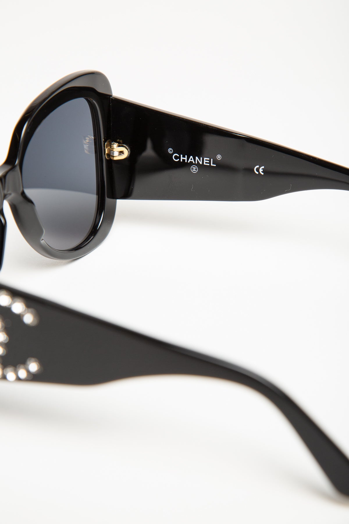 VINTAGE CHANEL | 1995 OVERSIZED CHANEL SUNGLASSES - MAXFIELD LA