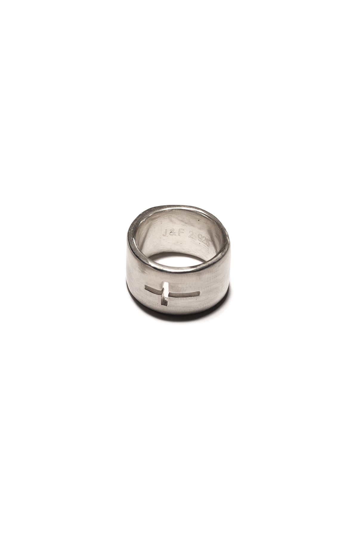 J & F | ZEN HORIZONTAL CROSS RING