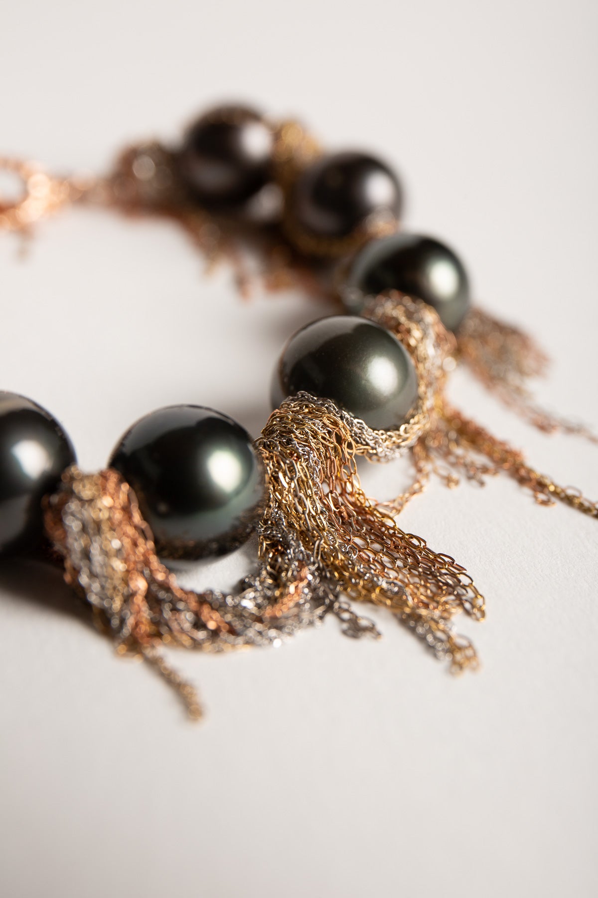 MARTIN BERNSTEIN | GOLD FRINGE BLACK PEARL BRACELET