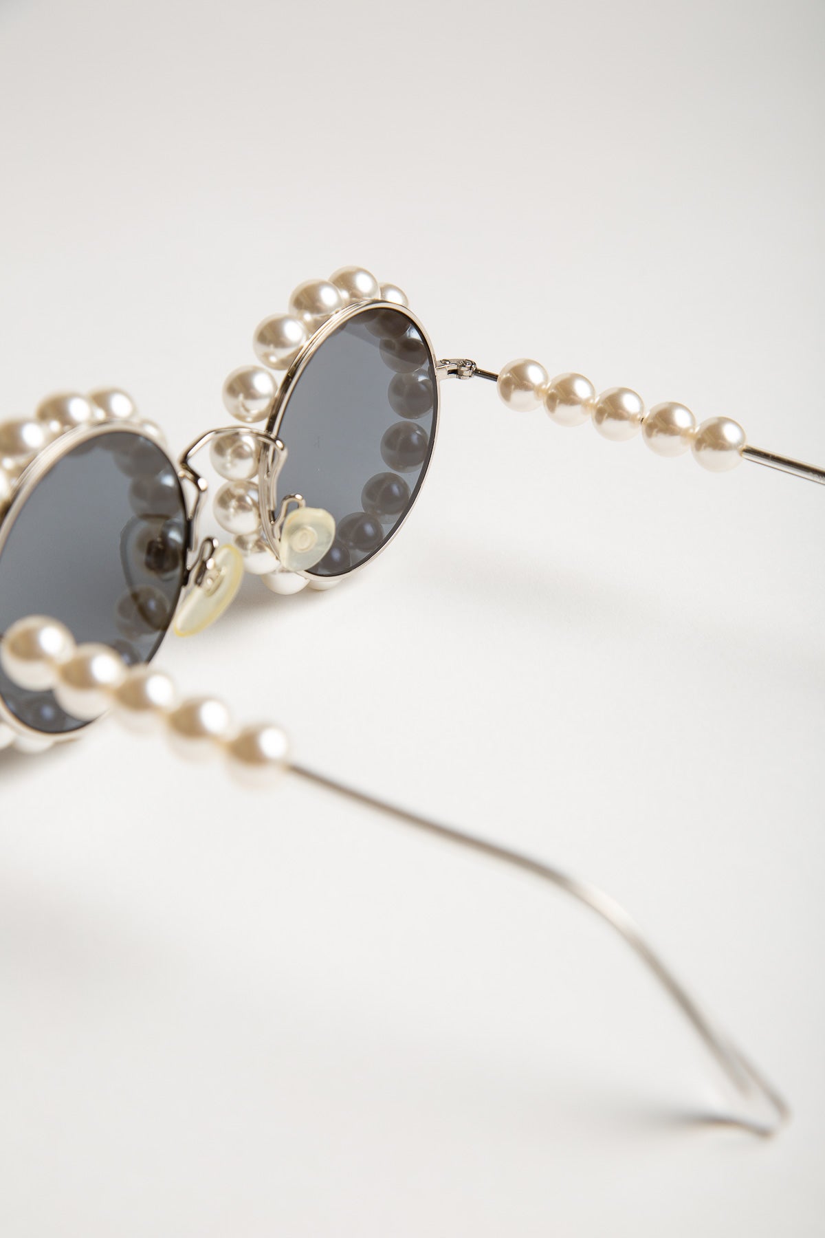 CHANEL | VINTAGE 1994 PEARL RUNWAY SUNGLASSES - MAXFIELD LA