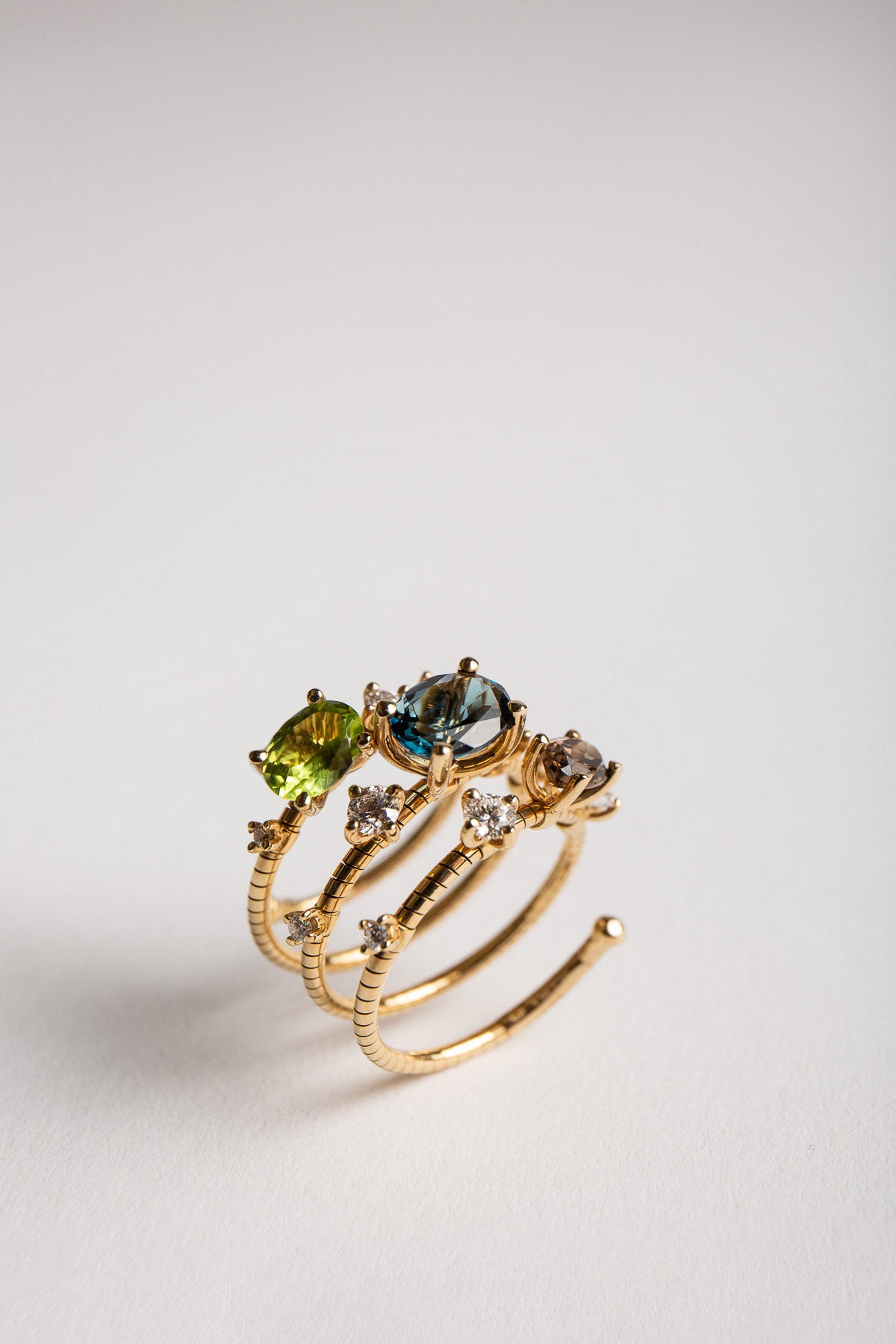 MATTIA CIELO | YELLOW GOLD MULTI STONE SPIRAL RING