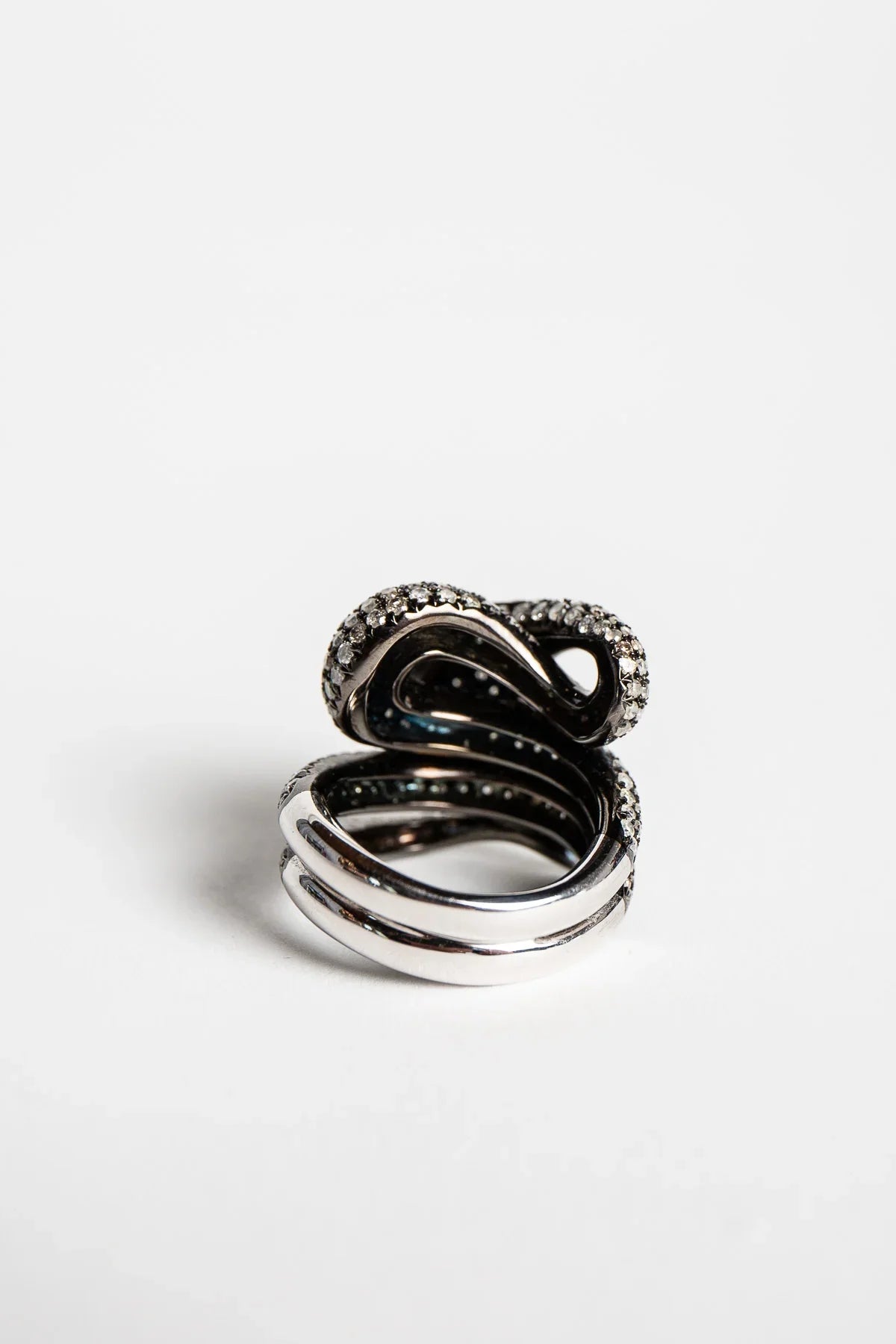 STEFERE | 18K WHITE GOLD 332 DIAMOND SNAKE RING