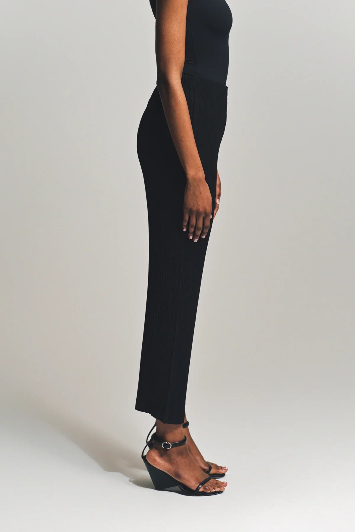 ISSEY MIYAKE | HATCHING PLEAT PANTS
