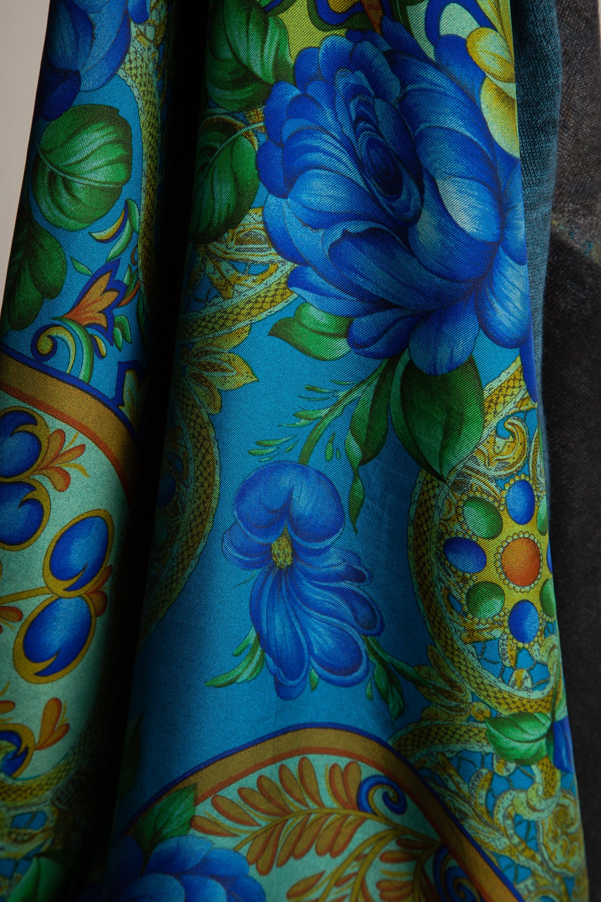 AVANT TOI | ONE OF A KIND SCARF