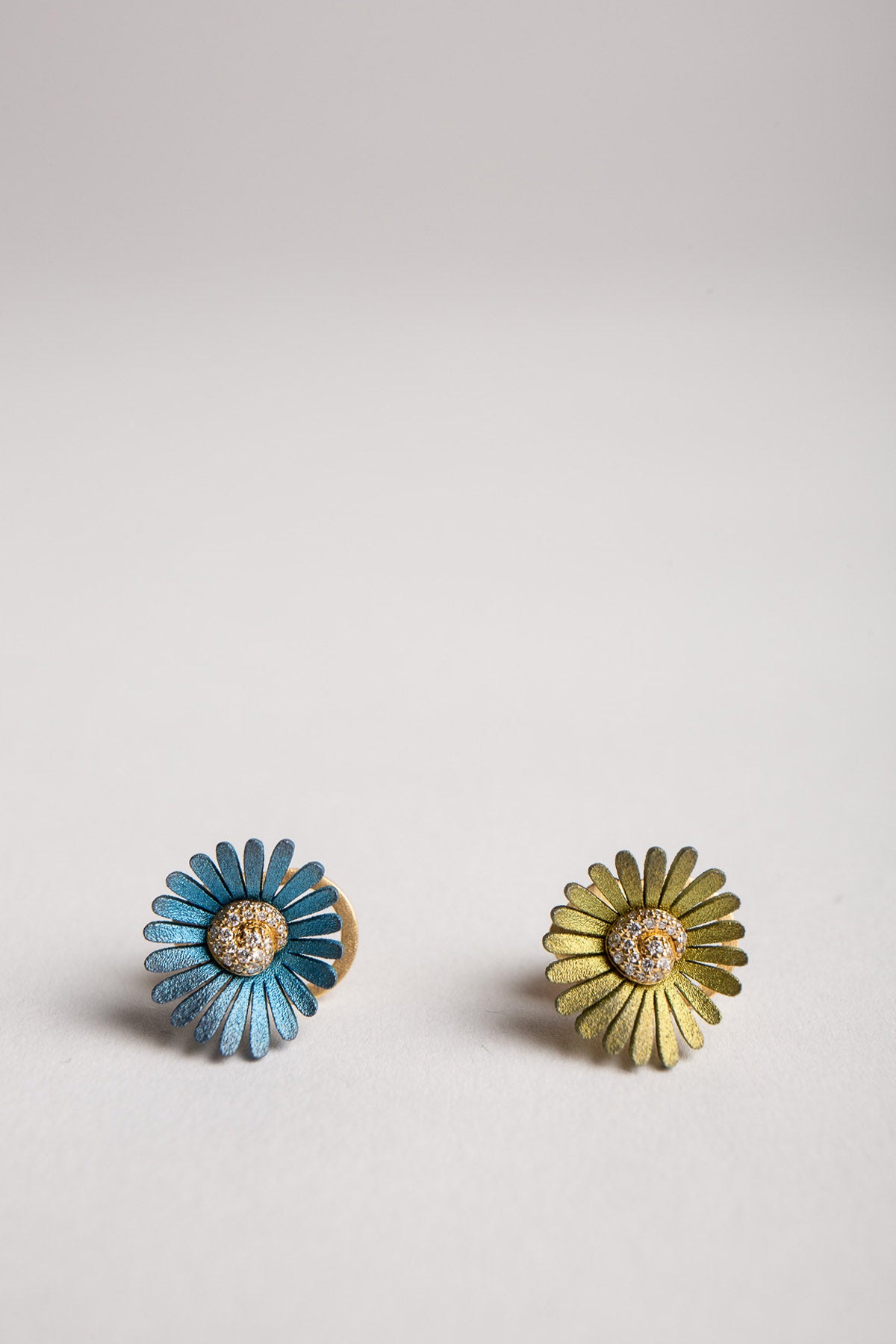 MIKE JOSEPH | DIAMOND FLOWER SMALL EARRINGS - MAXFIELD LA