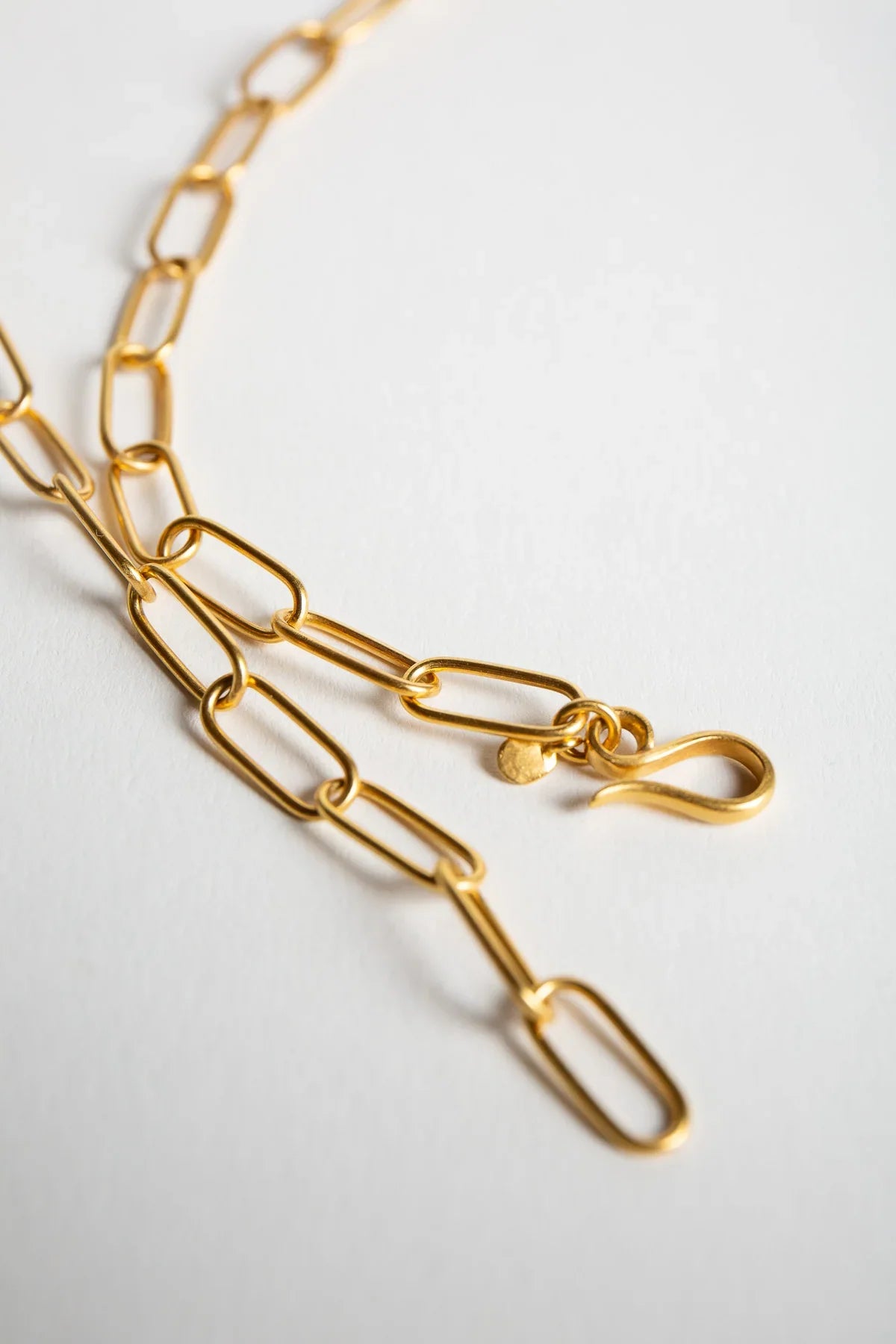 ELI HALILI | YELLOW GOLD THIN OVAL NECKLACE