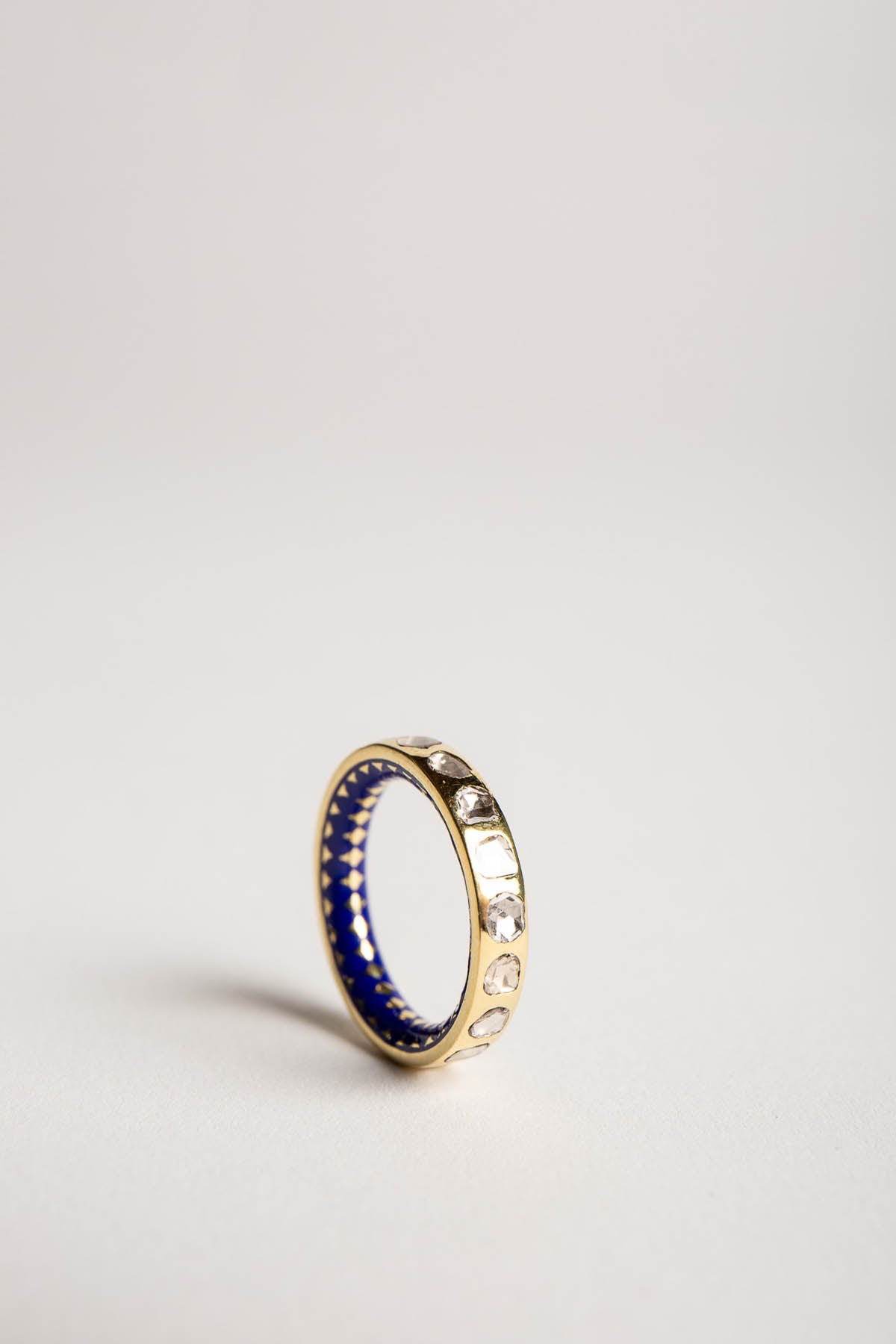 AMRAPALI LONDON | 18K YELLOW GOLD ENAMEL DIAMOND RING