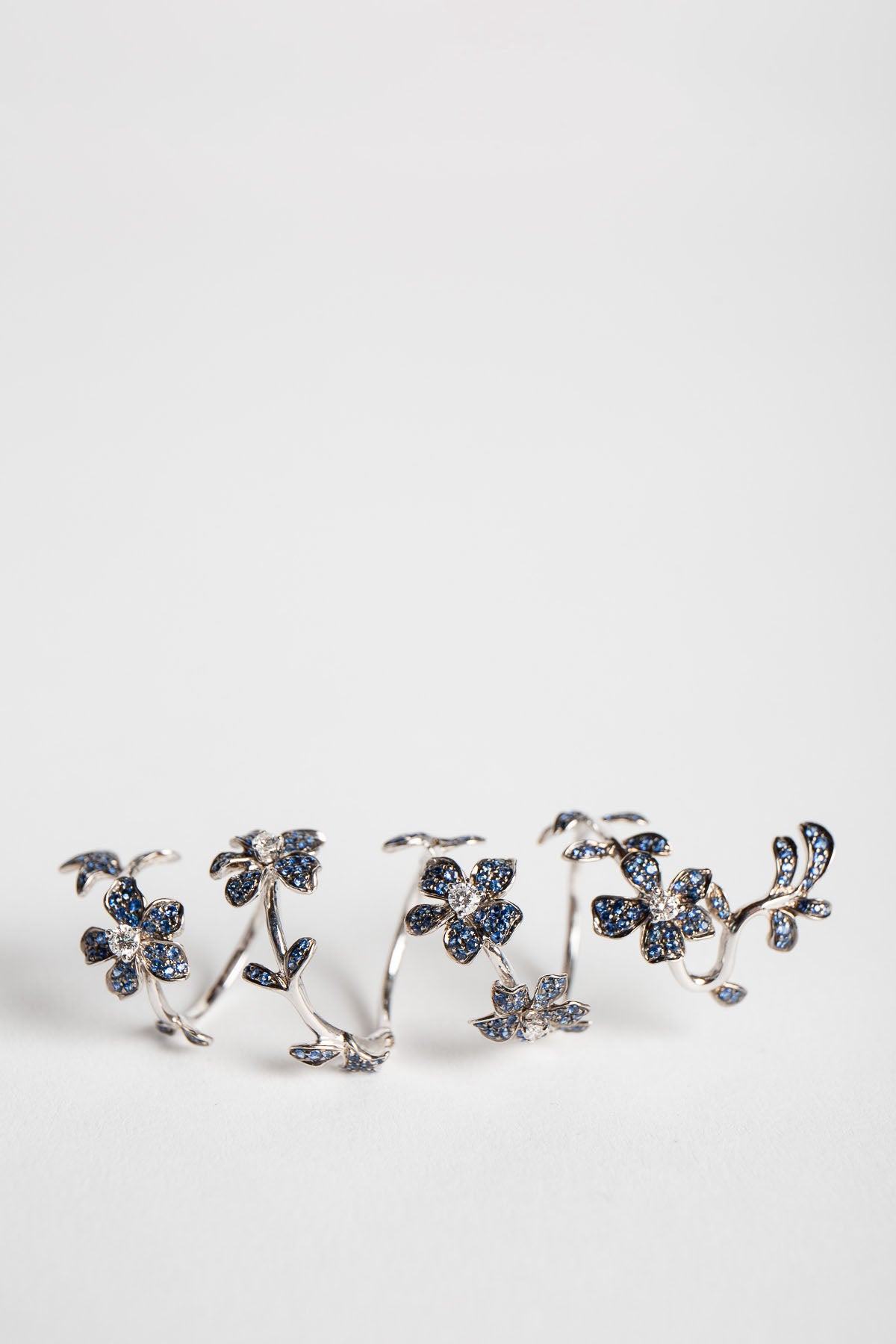 STEFERE | WHITE GOLD & BLUE SAPPHIRE RING