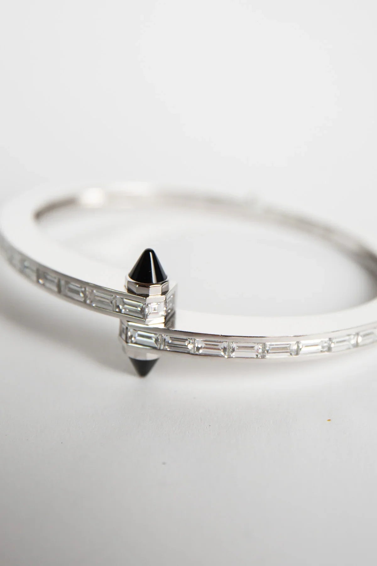 CARTIER | 1990'S WHITE GOLD, DIAMOND, ONYX BRACLET