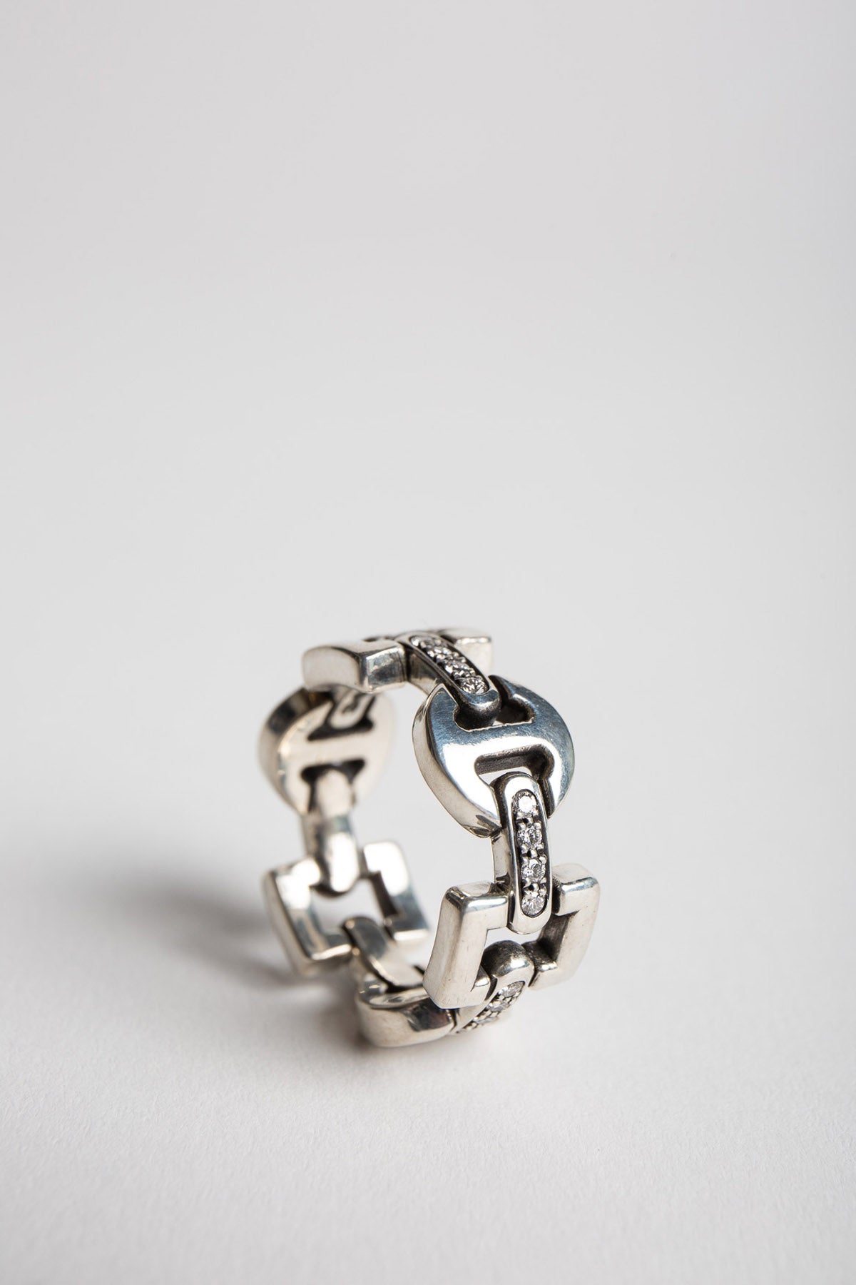 NAHMIAS | STERLING SILVER DIAMOND CLASSIC TRI-LINK RING