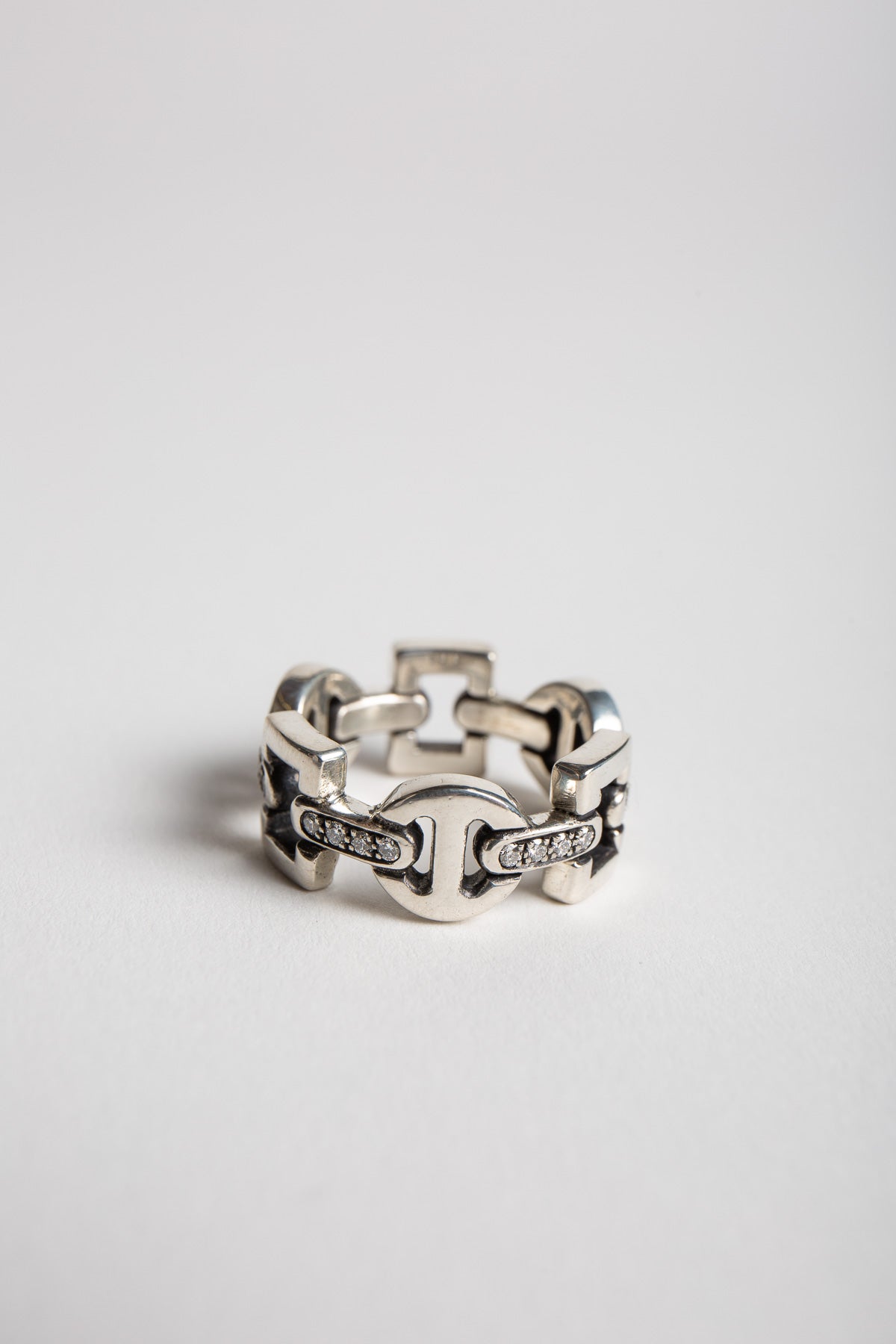 NAHMIAS | STERLING SILVER DIAMOND CLASSIC TRI-LINK RING