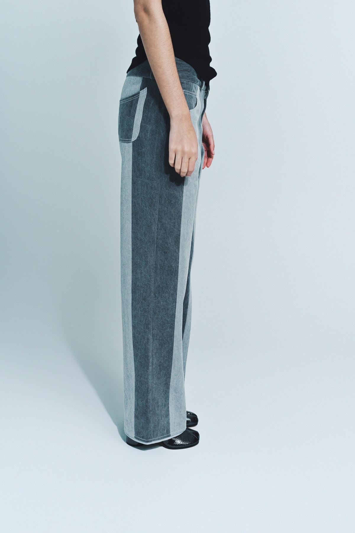 PAULA CANOVAS DEL VAS | STRIPE JEANS