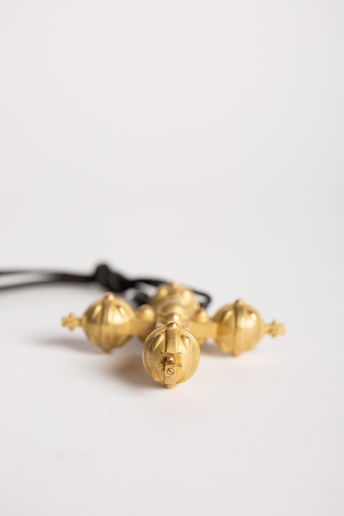 BARRY KIESELSTEIN-CORD | 1993 GOLD CROSS PENDANT