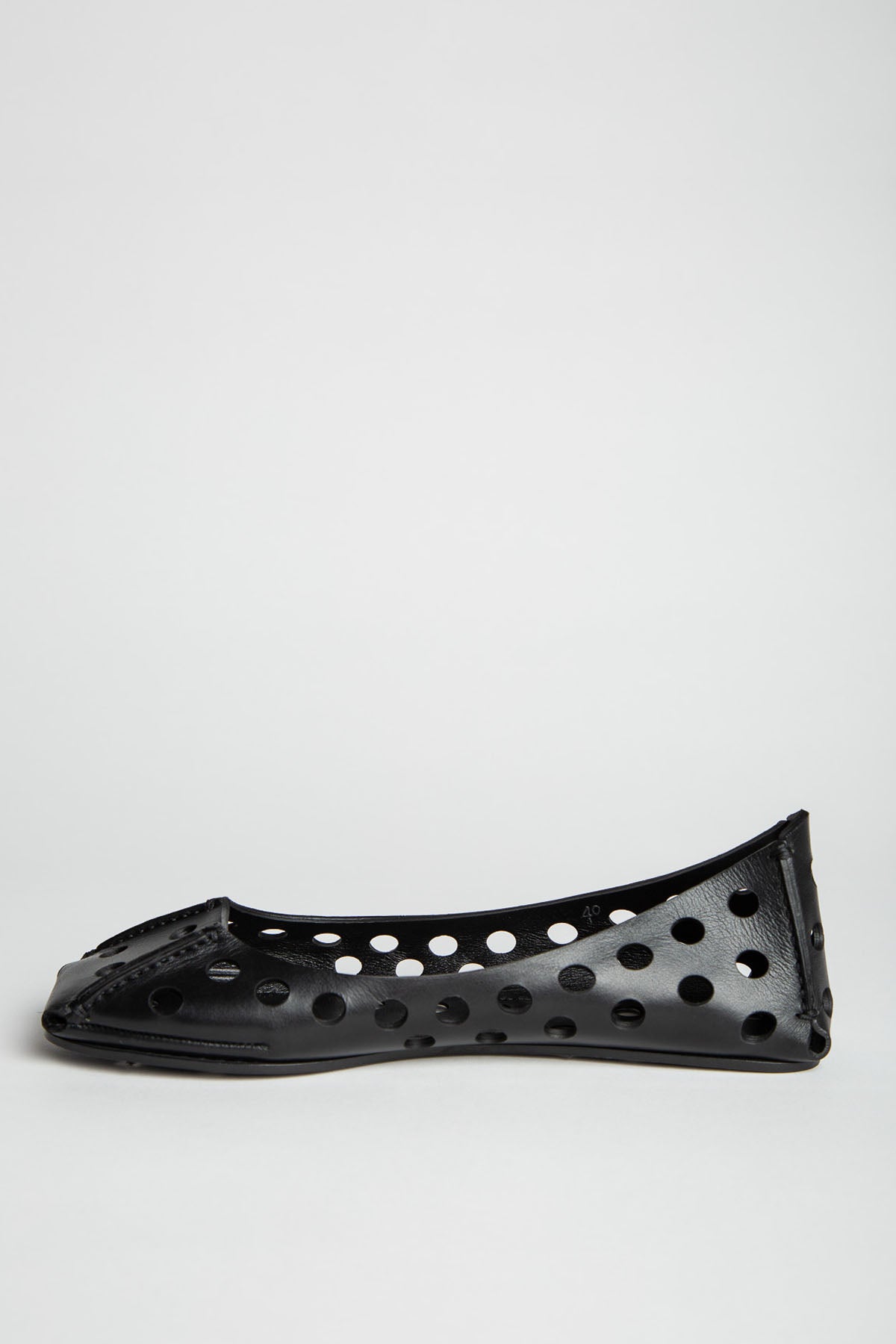 ALAÏA | PERFO BALLET FLATS IN CALFSKIN