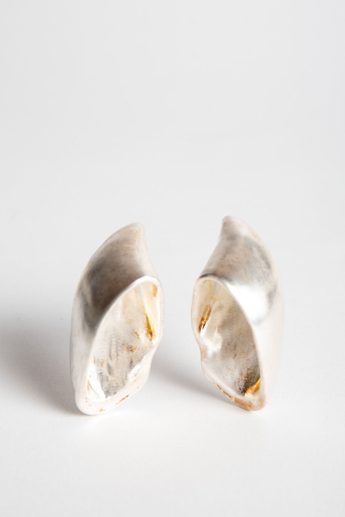 VAGUJHELYI | LARGE HOOF EARRINGS