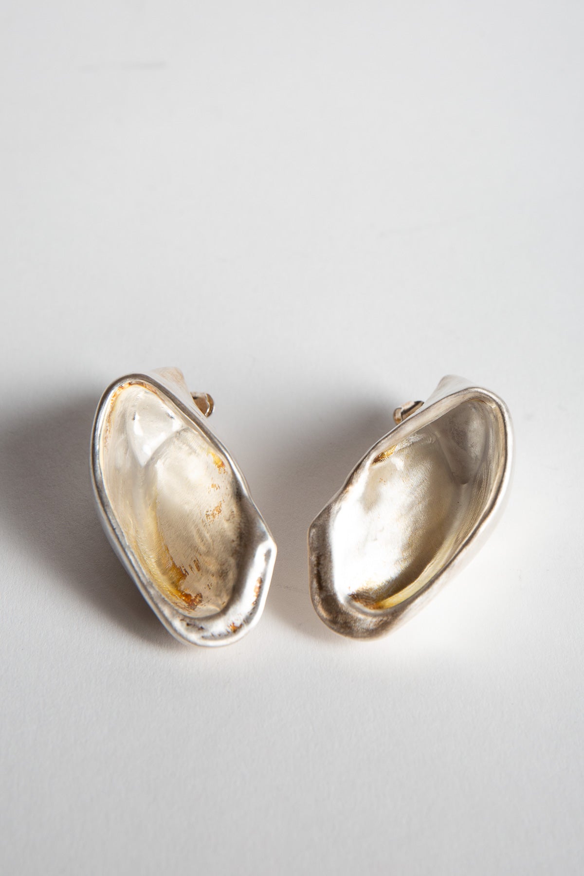 VAGUJHELYI | LARGE HOOF EARRINGS