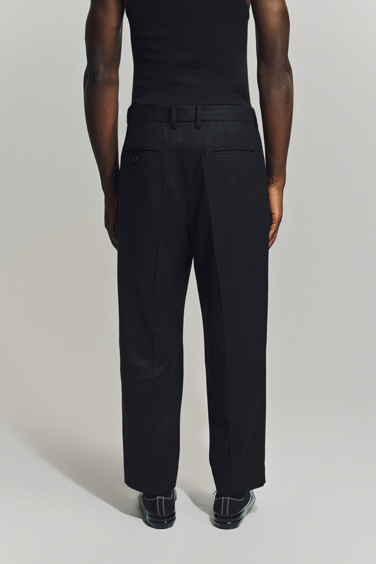THE SOLOIST | TWO TUCK PANTS