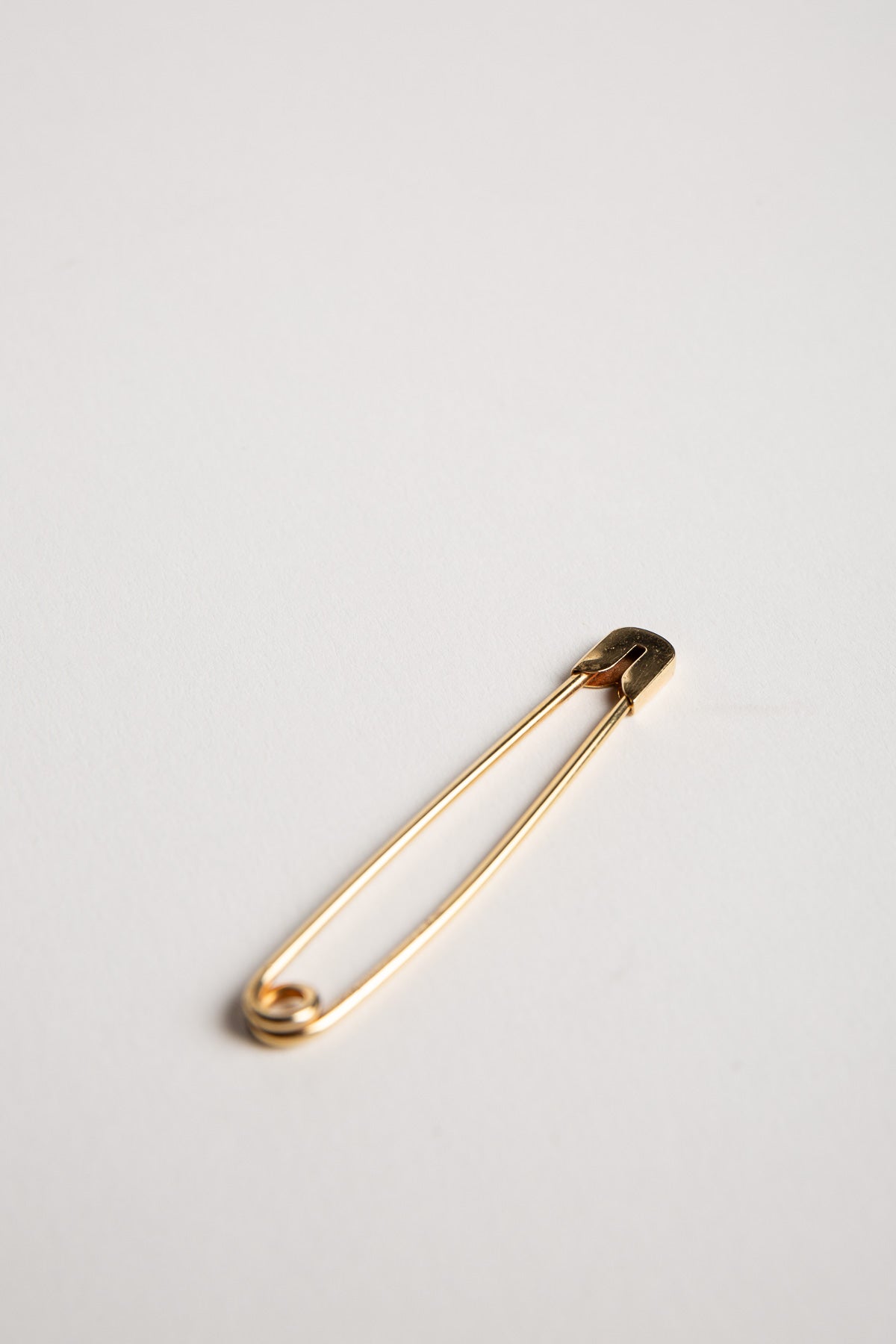 CARTIER | 1960'S 18K YELLOW GOLD SAFETY PIN - MAXFIELD LA