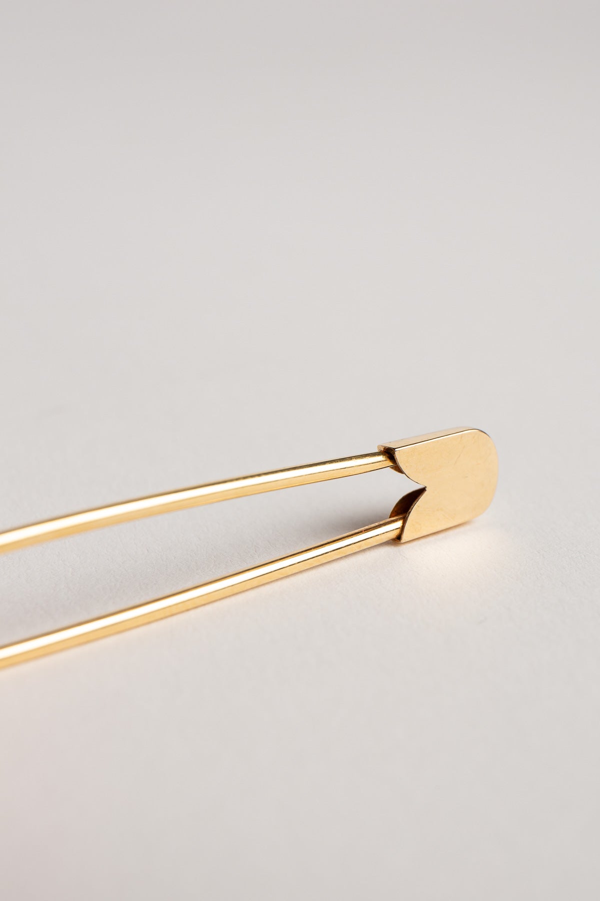 CARTIER | 1960'S 18K YELLOW GOLD SAFETY PIN - MAXFIELD LA