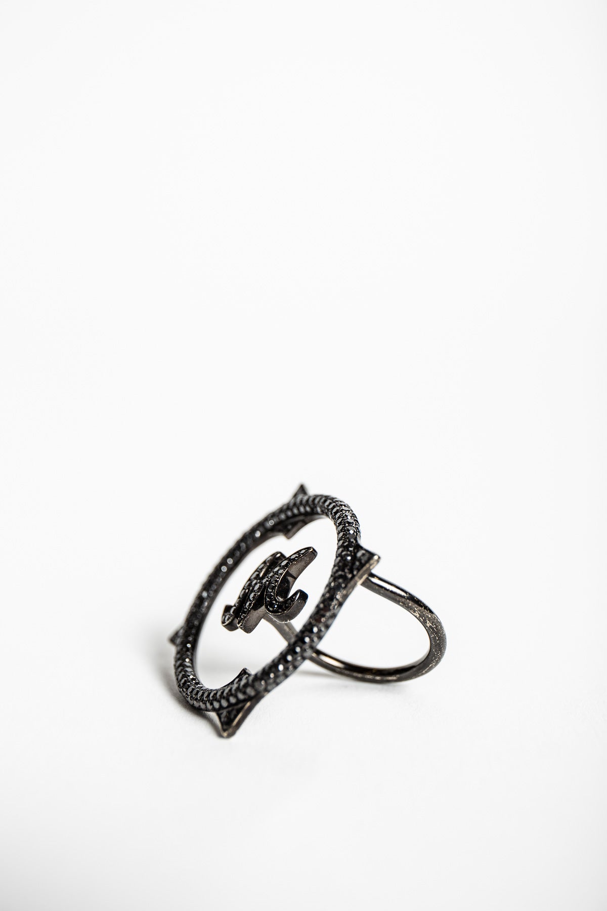 LOREE RODKIN | 14K WHITE GOLD DIAMOND LETTER M RING - MAXFIELD LA