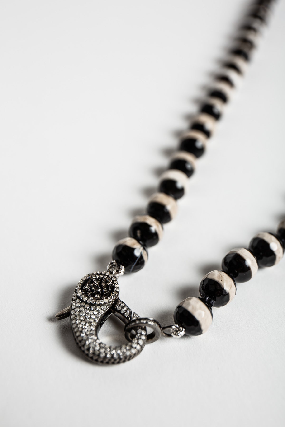 LOREE RODKIN | DIAMOND AGATE BEAD NECKLACE 30" - MAXFIELD LA