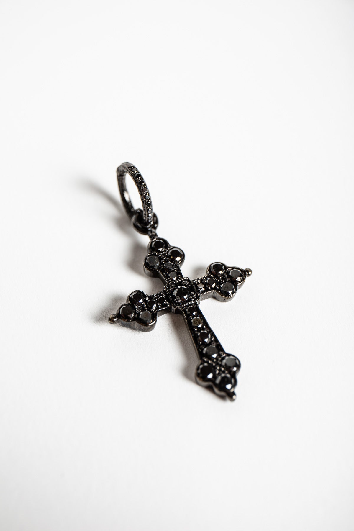 LOREE RODKIN | 14-18K WHITE GOLD DIAMOND LARGE GOTH CROSS PENDANT - MAXFIELD LA
