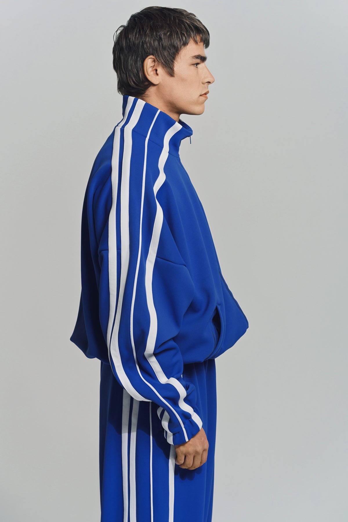 VETEMENTS | OVAL LOGO GYM JACKET