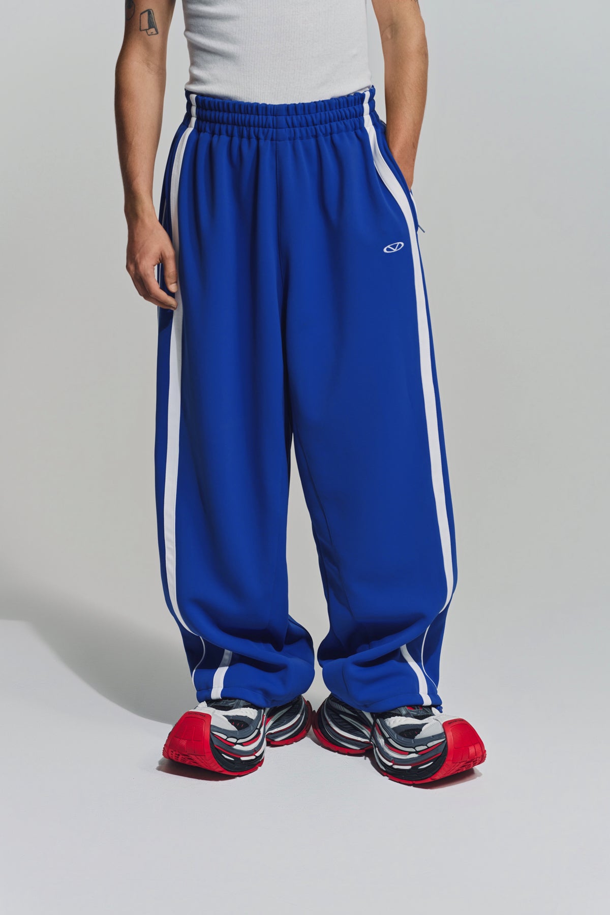 VETEMENTS | OVAL LOGO GYM PANTS - MAXFIELD LA