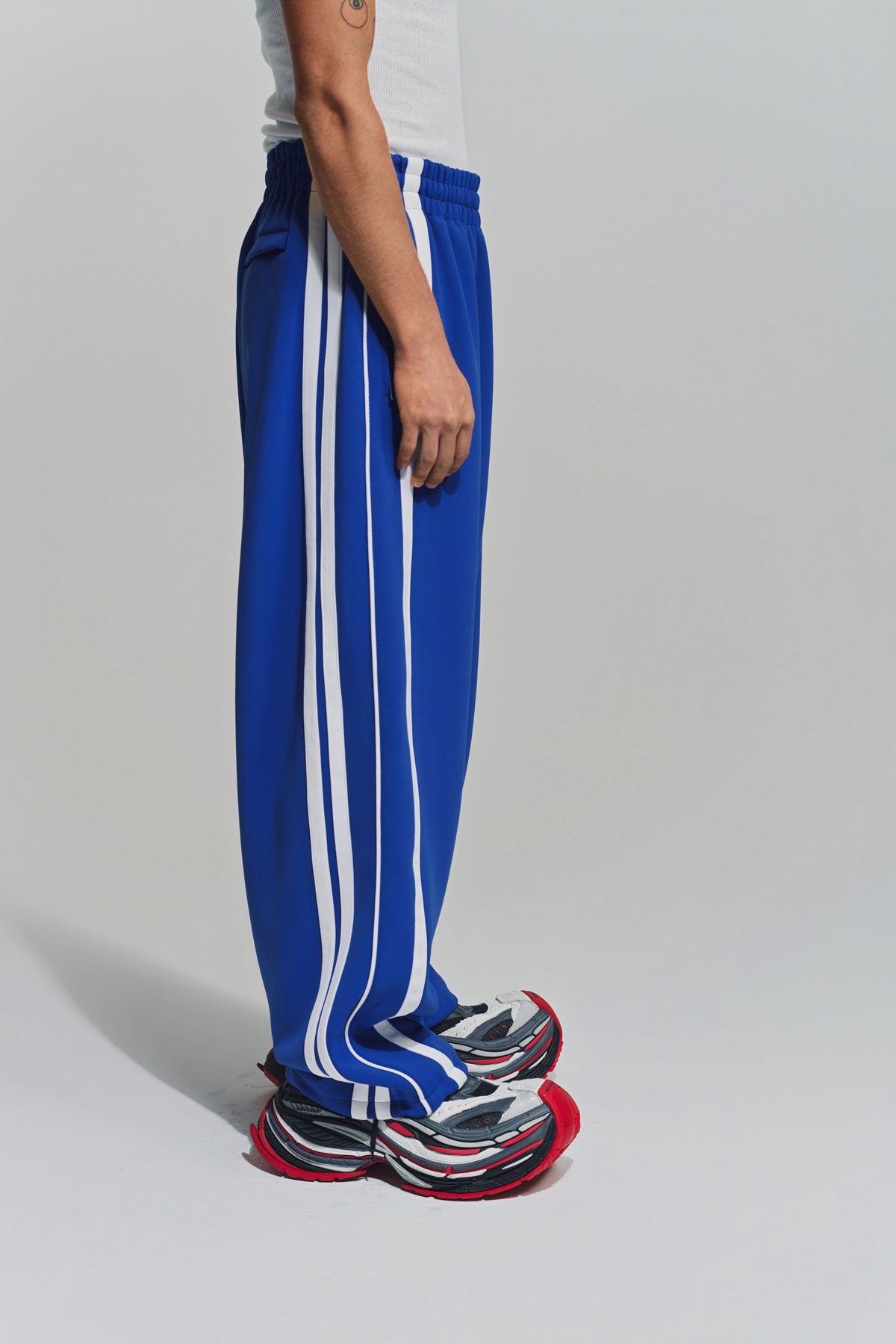 VETEMENTS | OVAL LOGO GYM PANTS - MAXFIELD LA
