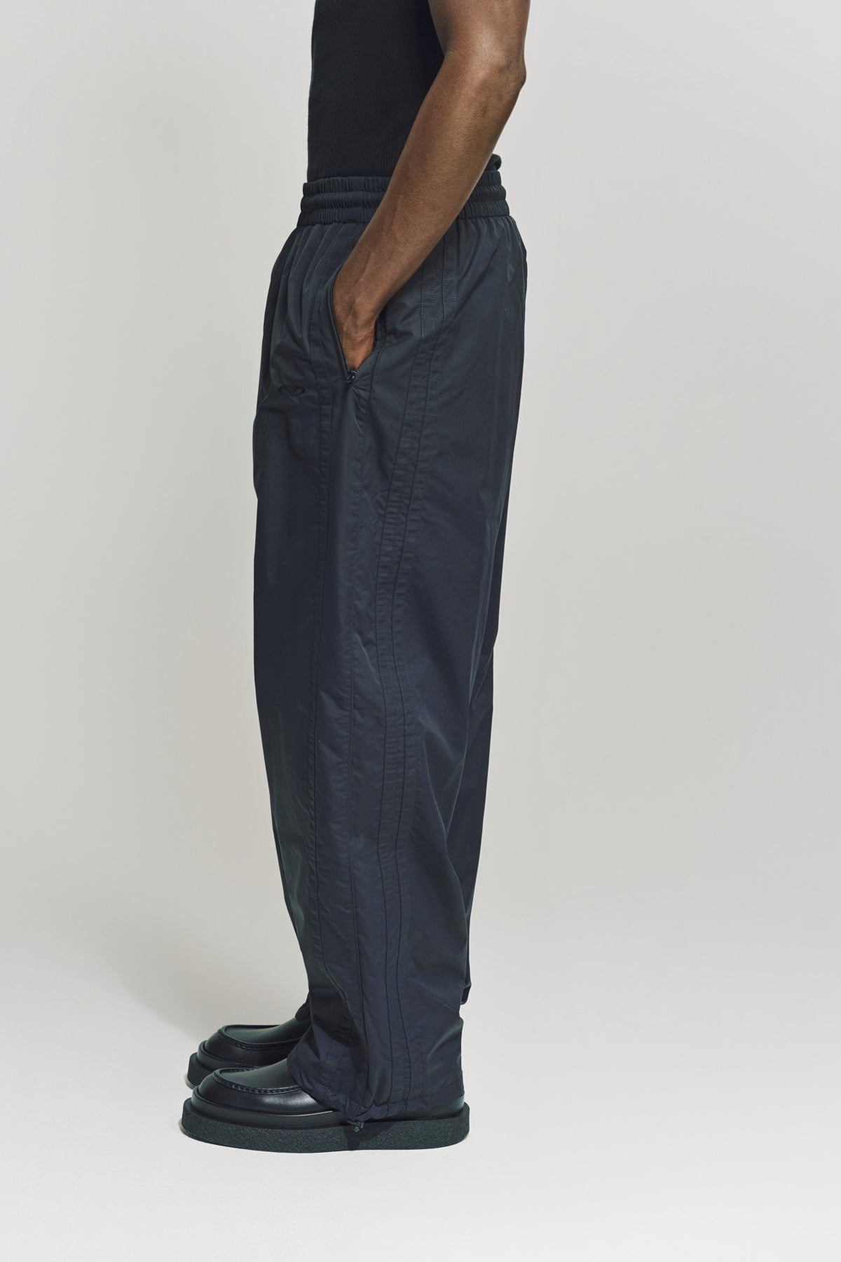 VETEMENTS | OVAL LOGO TRACKPANTS