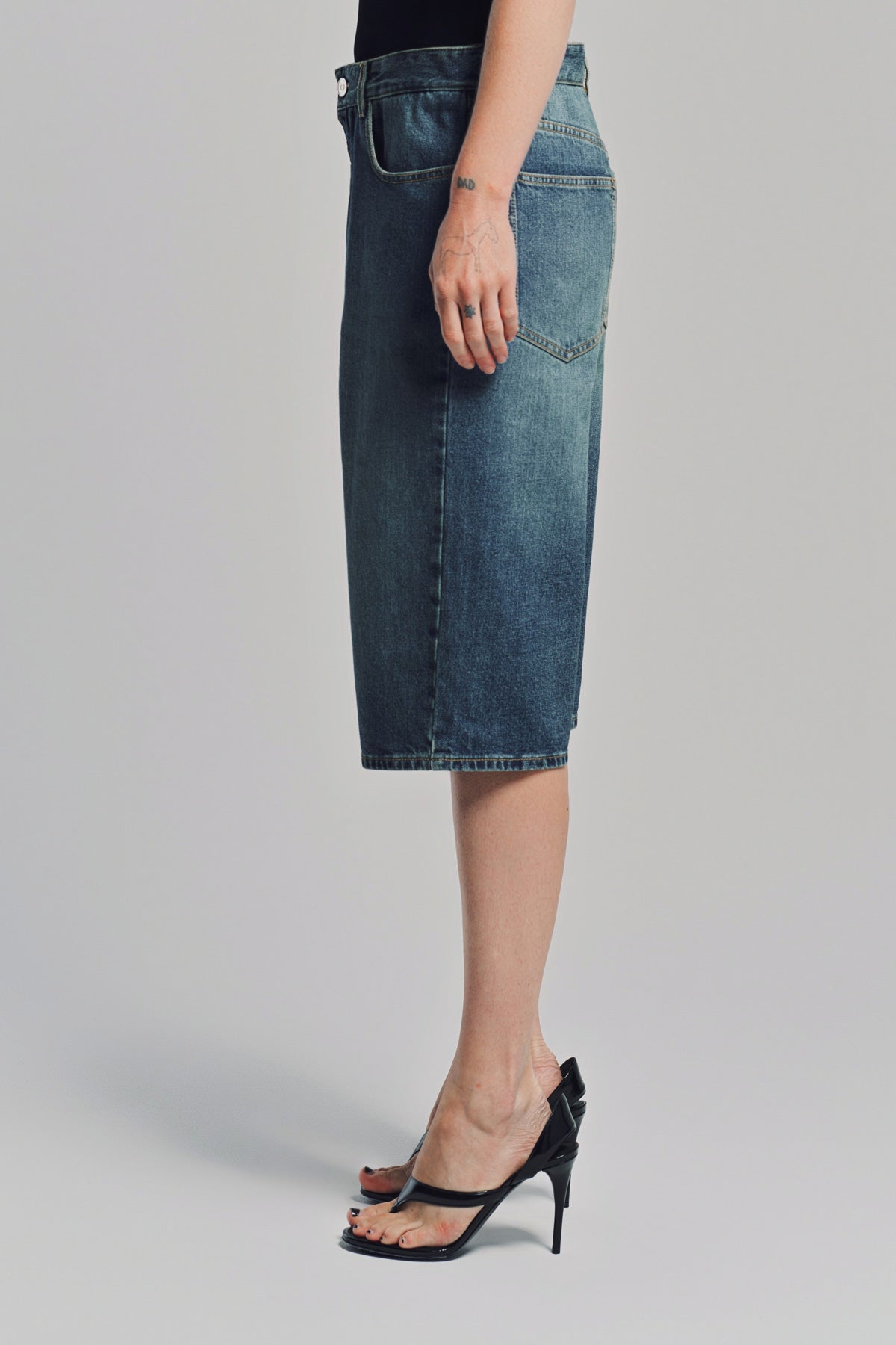ALAÏA | DENIM BERMUDA SHORTS WITH KNITTED WAISTBAND