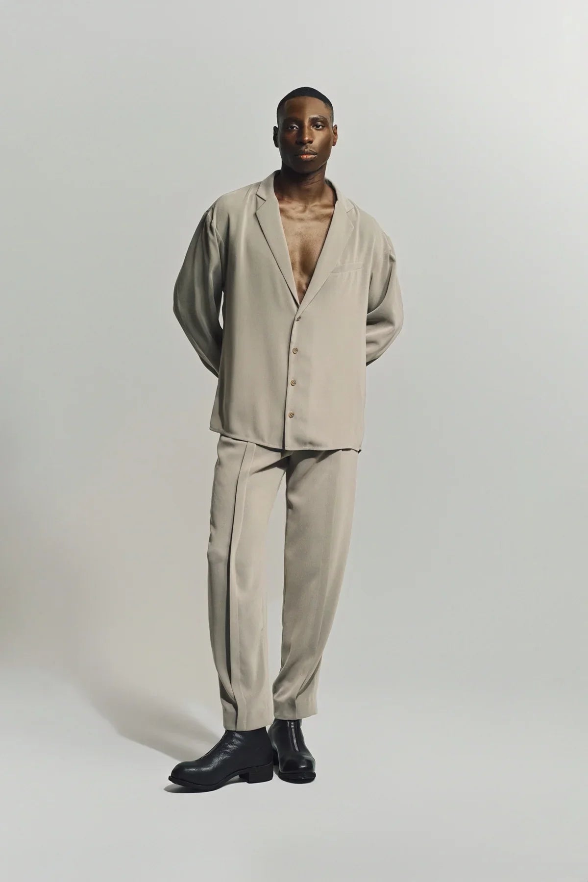 AUBERO | KNIFE PLEAT PANTS