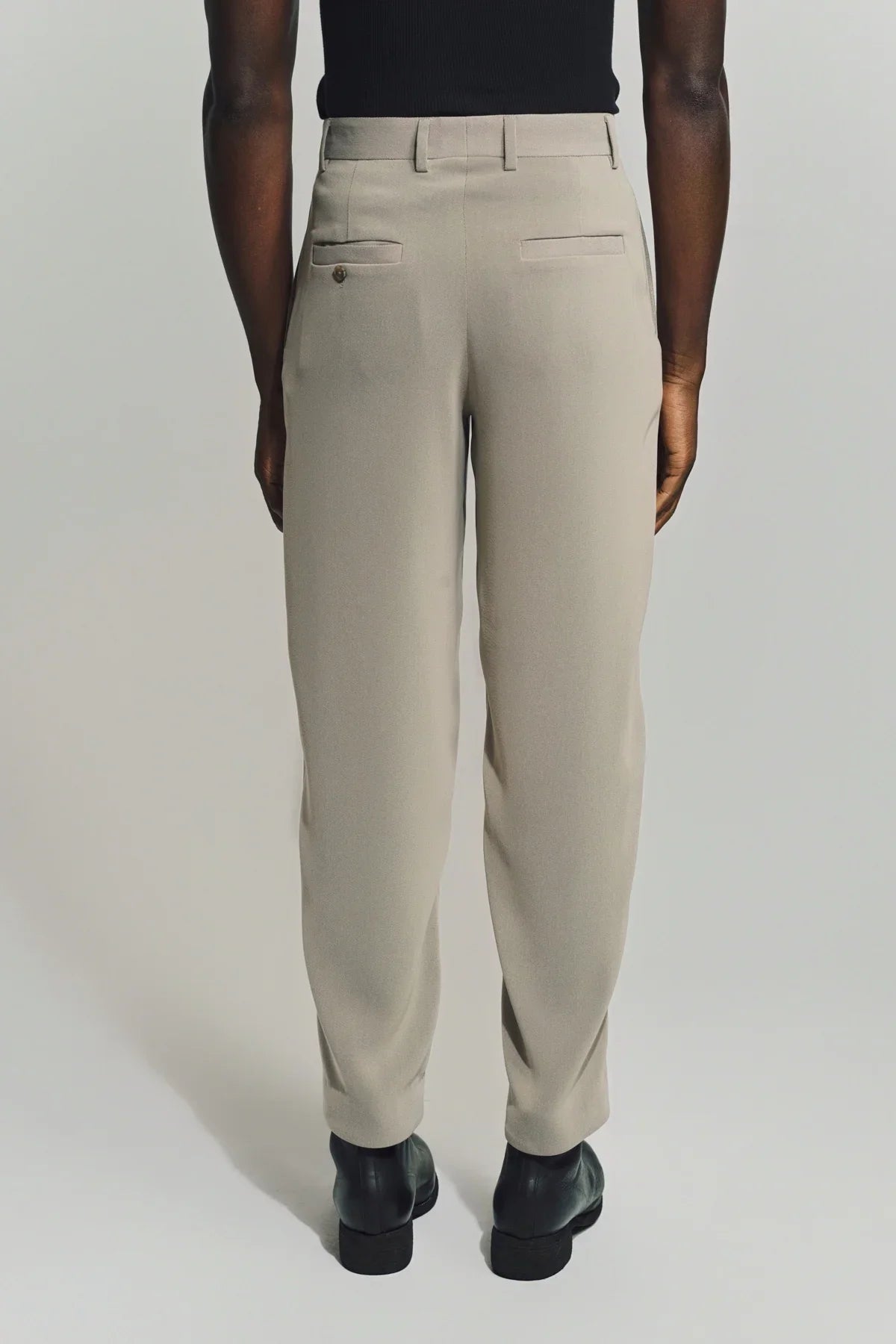AUBERO | KNIFE PLEAT PANTS
