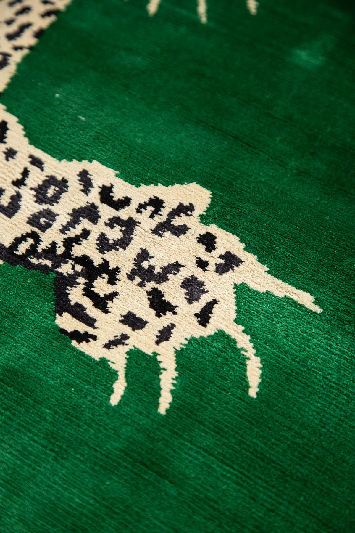 DIANE VON FURSTENBERG | 2014 CUSTOM CLIMBING LEOPARD RUG - LEFT