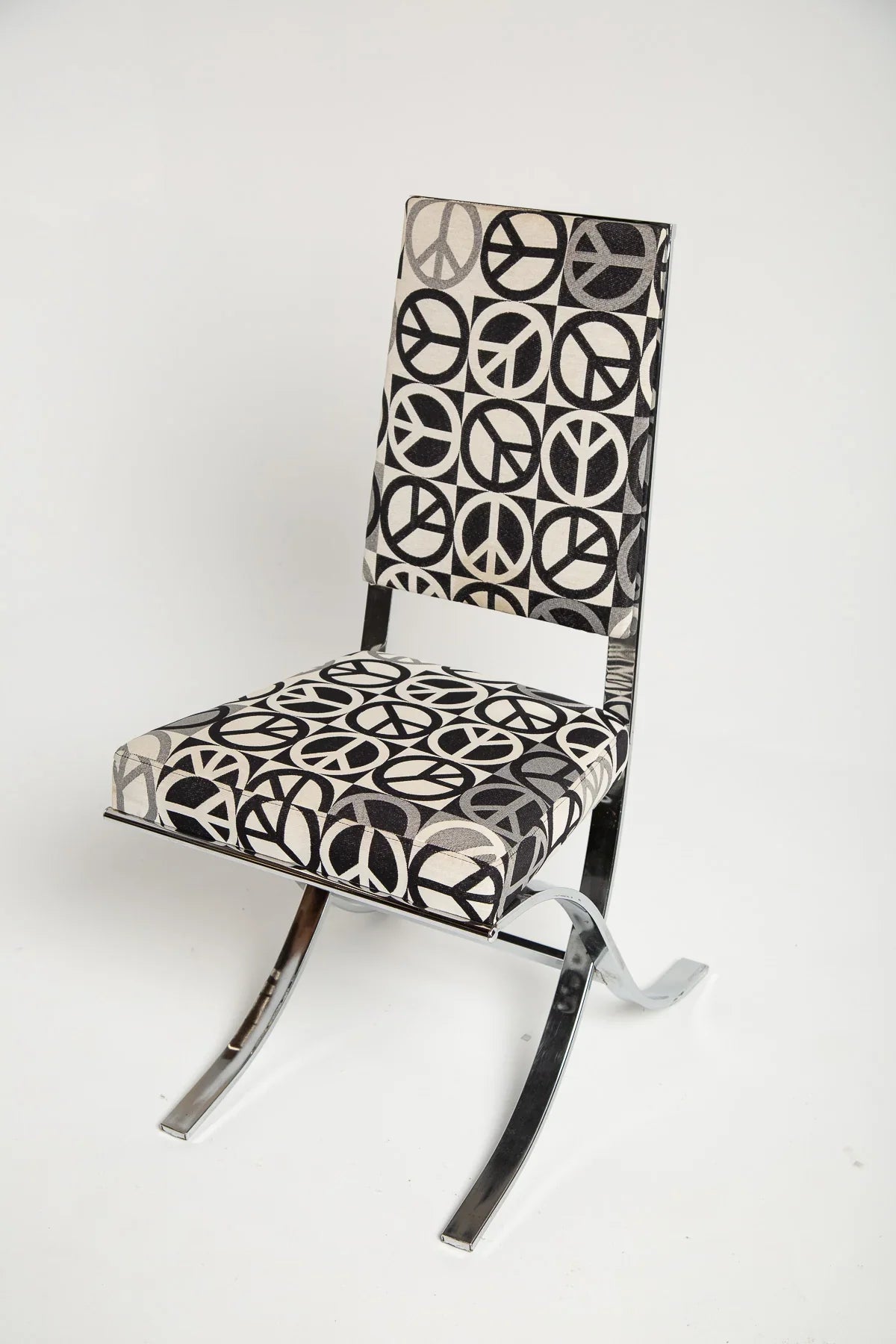 MAXFIELD PRIVATE COLLECTION | VINTAGE PEACE MOTIF CHAIR