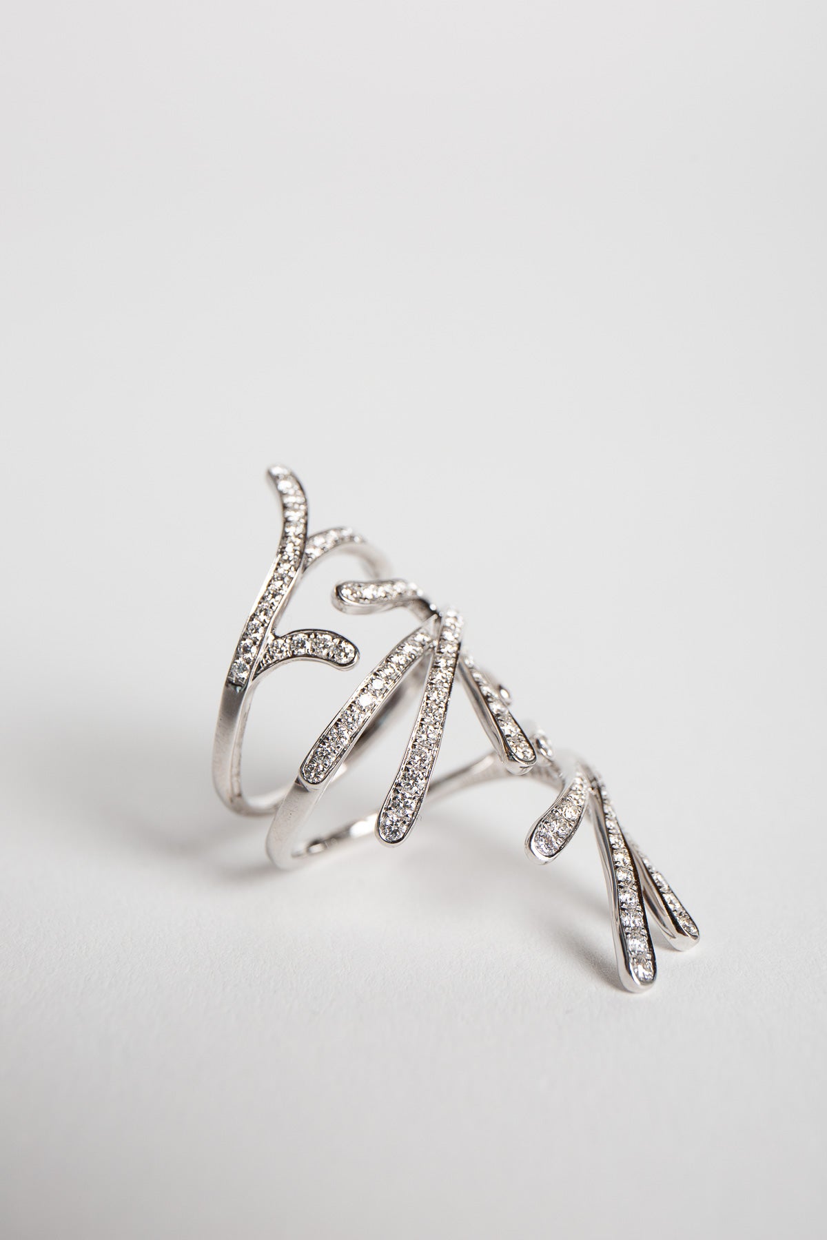 STEFERE | WHITE GOLD & DIAMOND RING